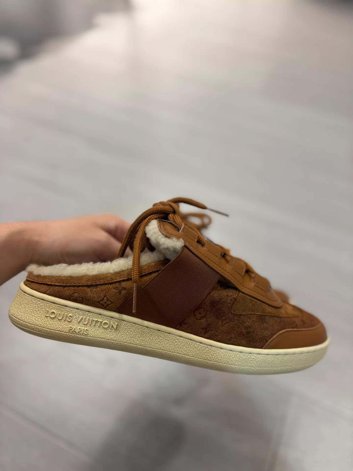 Louis Vuitton LV Deep Brown Suede Allover Logo Fur Slippers 39 Size US 8.5 / IT 38.5 - 2 Thumbnail