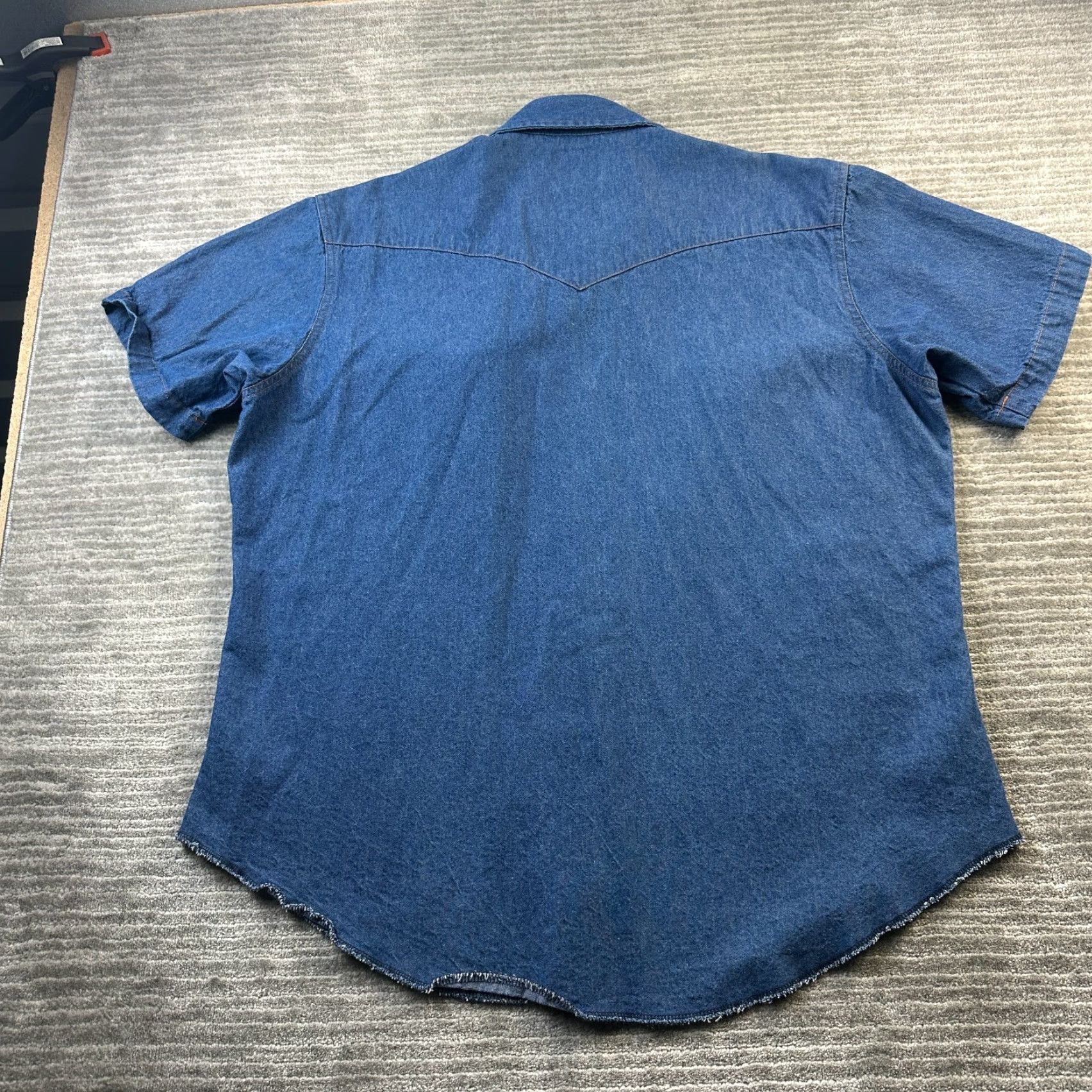 Wrangler Wrangler Shirt Mens XL Blue Denim Western Cowboy Button-Up Short Sleeve Jeans Pearl Snap Casual Workwear Size US XL / EU 56 / 4 - 2 Thumbnail