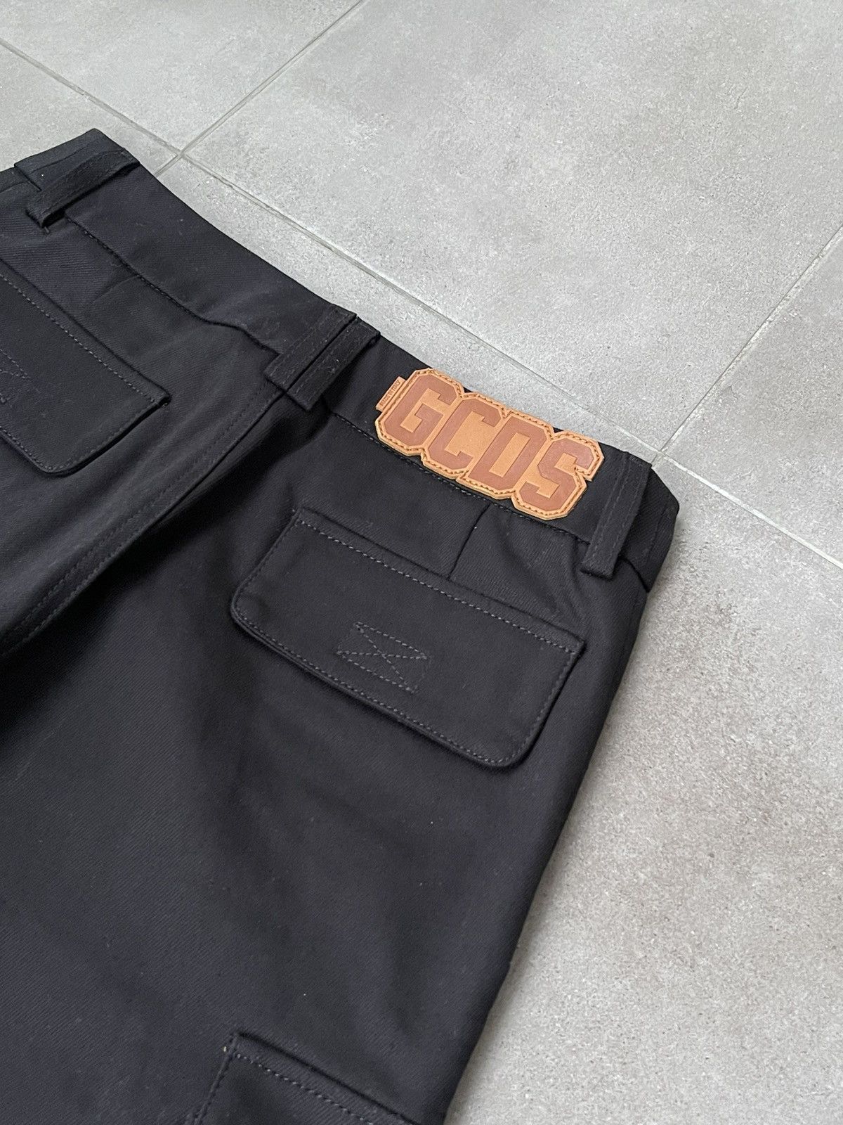 GCDS !DS! AW22 GCDS Logo Patch Cargo Black Pants Size US 32 / EU 48 - 17 Thumbnail