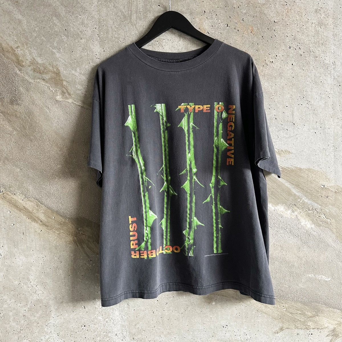 Band Tees 90’s FADED TYPE O NEGATIVE “October Rust” Thorn T-Shirt Size US XL / EU 56 / 4 - 2 Thumbnail