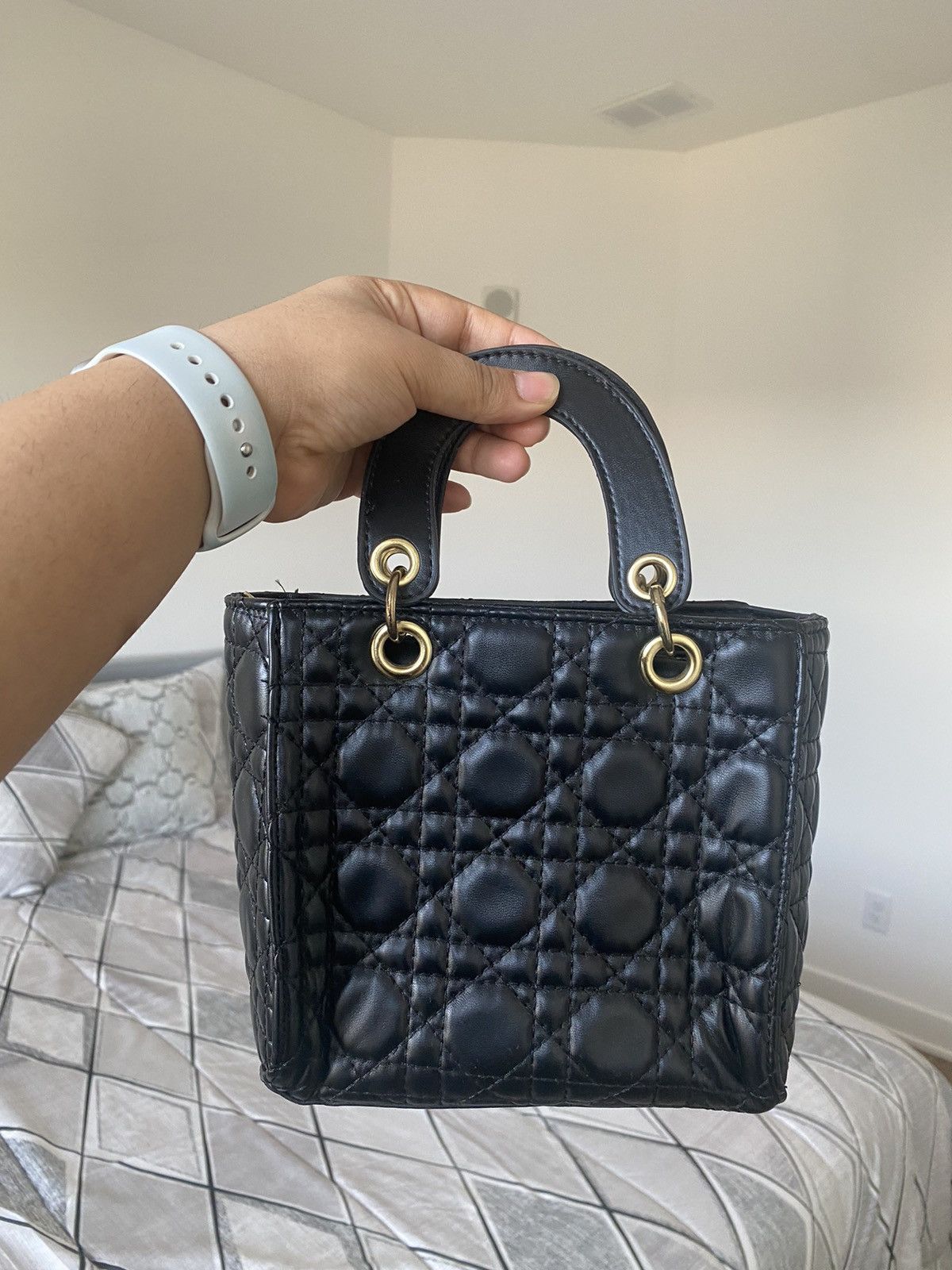 Other Womens Small Black & Gold Crossbody Purse Ladies Handbag Size ONE SIZE - 6 Thumbnail