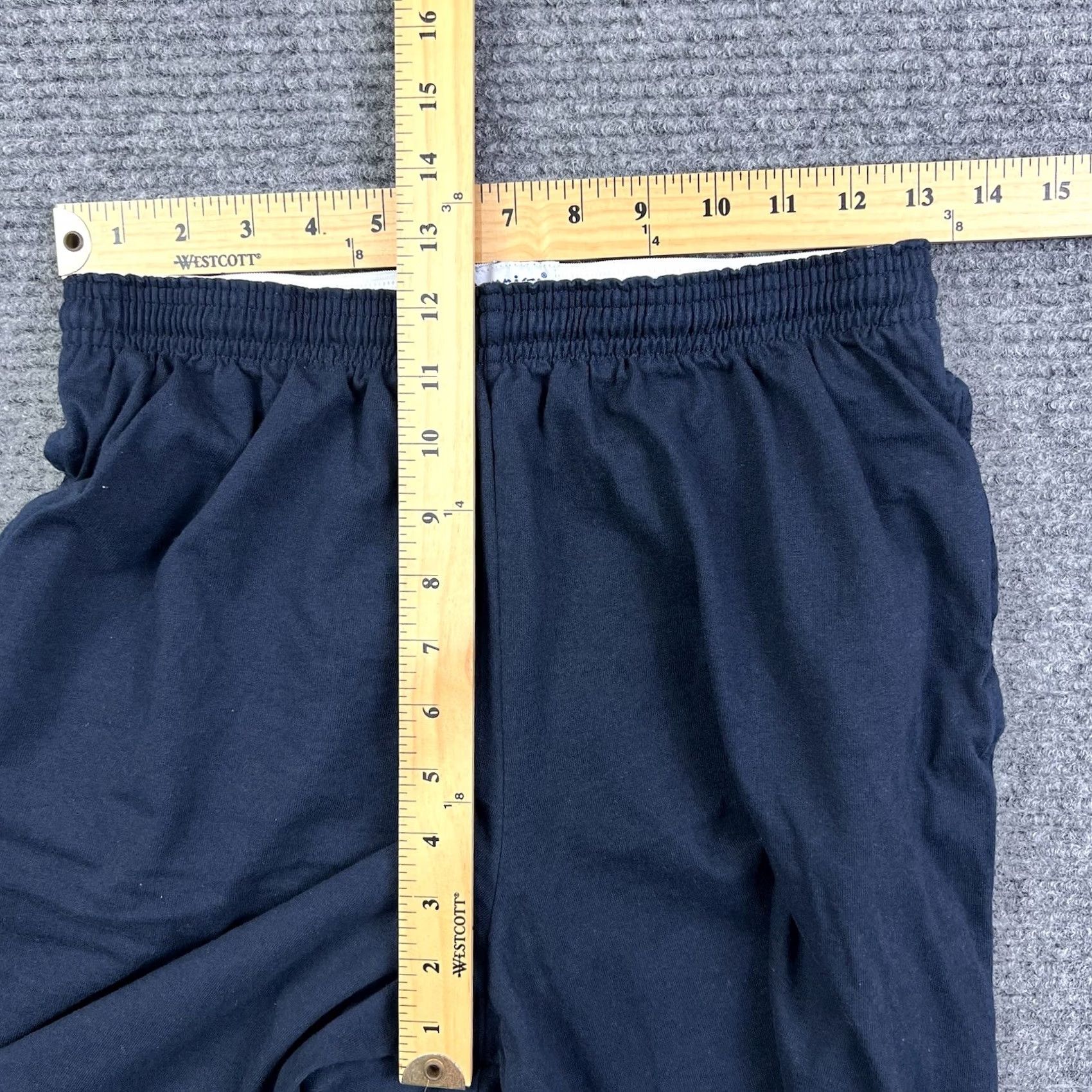 Champion VINTAGE? No — Champion “C” Logo Patch Navy Blue Shorts Mens Medium Stretch Fit Pockets Cotton Size US 31 - 7 Thumbnail