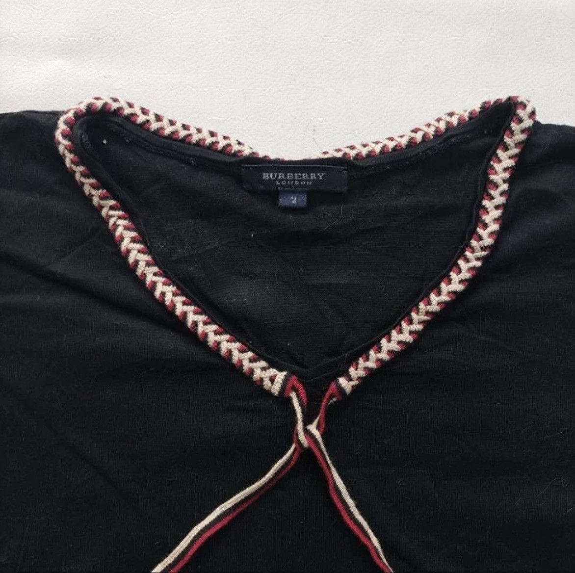 Burberry Burberrys london braided v neck tshirt women archive Size S / US 4 / IT 40 - 2 Thumbnail