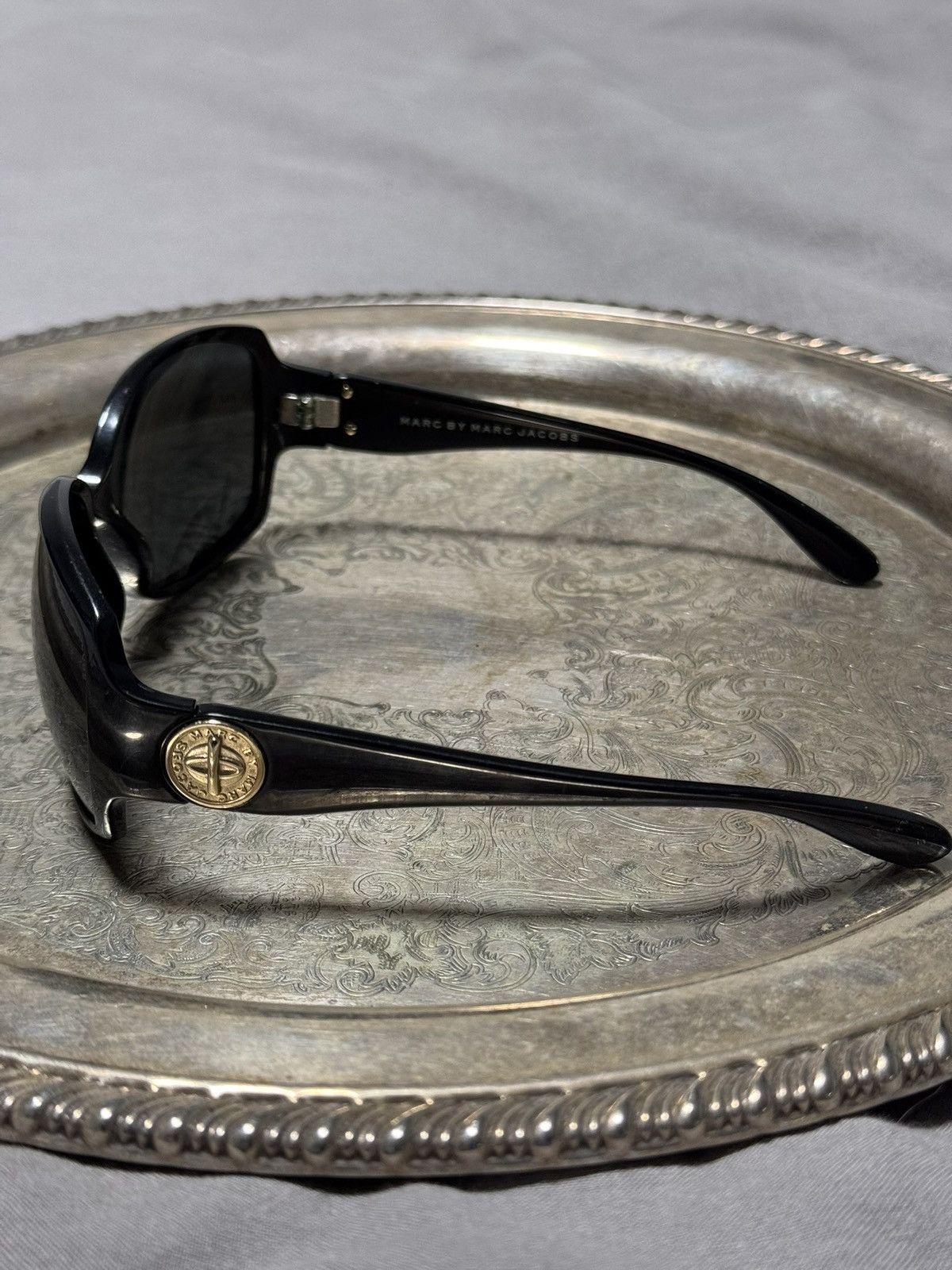 Marc by Marc Jacobs Marc by Marc Jacobs Black Sunglasses (Unisex) Size ONE SIZE - 8 Thumbnail