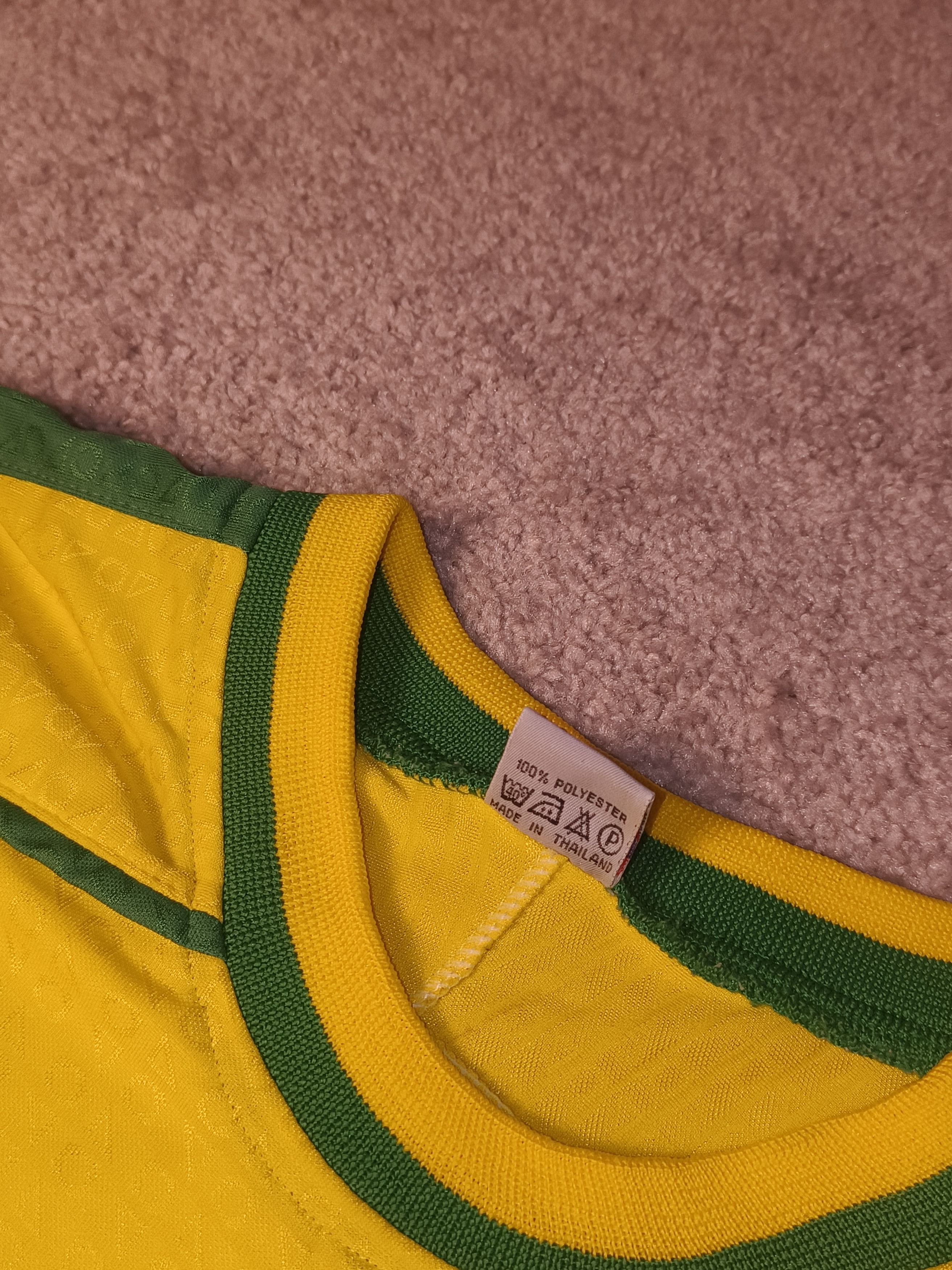 Vintage Vintage Brazil National Team Ronaldo #9 Bootleg Jersey Size US L / EU 52-54 / 3 - 5 Thumbnail
