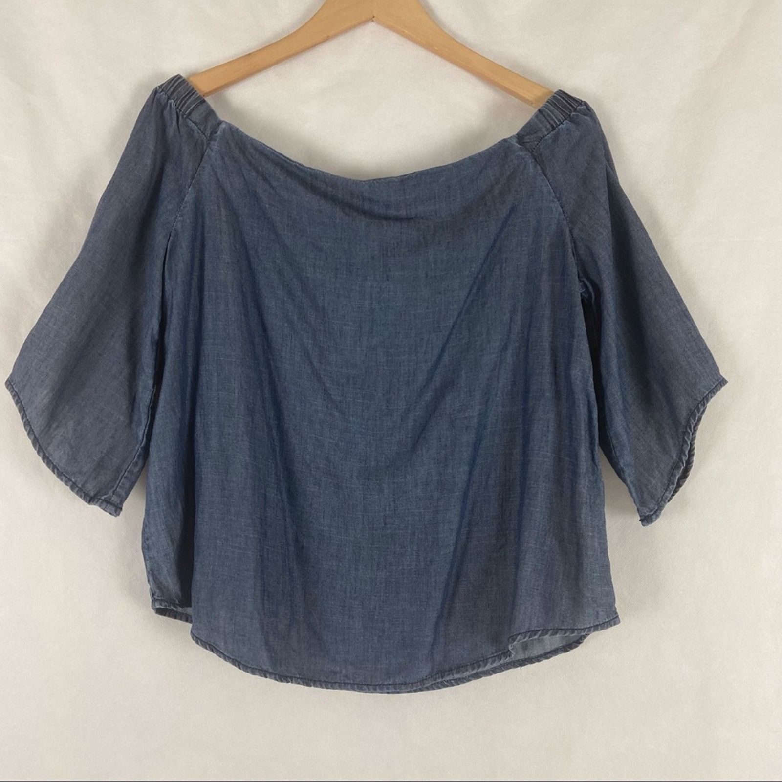 Chicos Chicos Black Label Chambray Off Shoulder Top Size #1 = Small Size S / US 4 / IT 40 - 6 Thumbnail