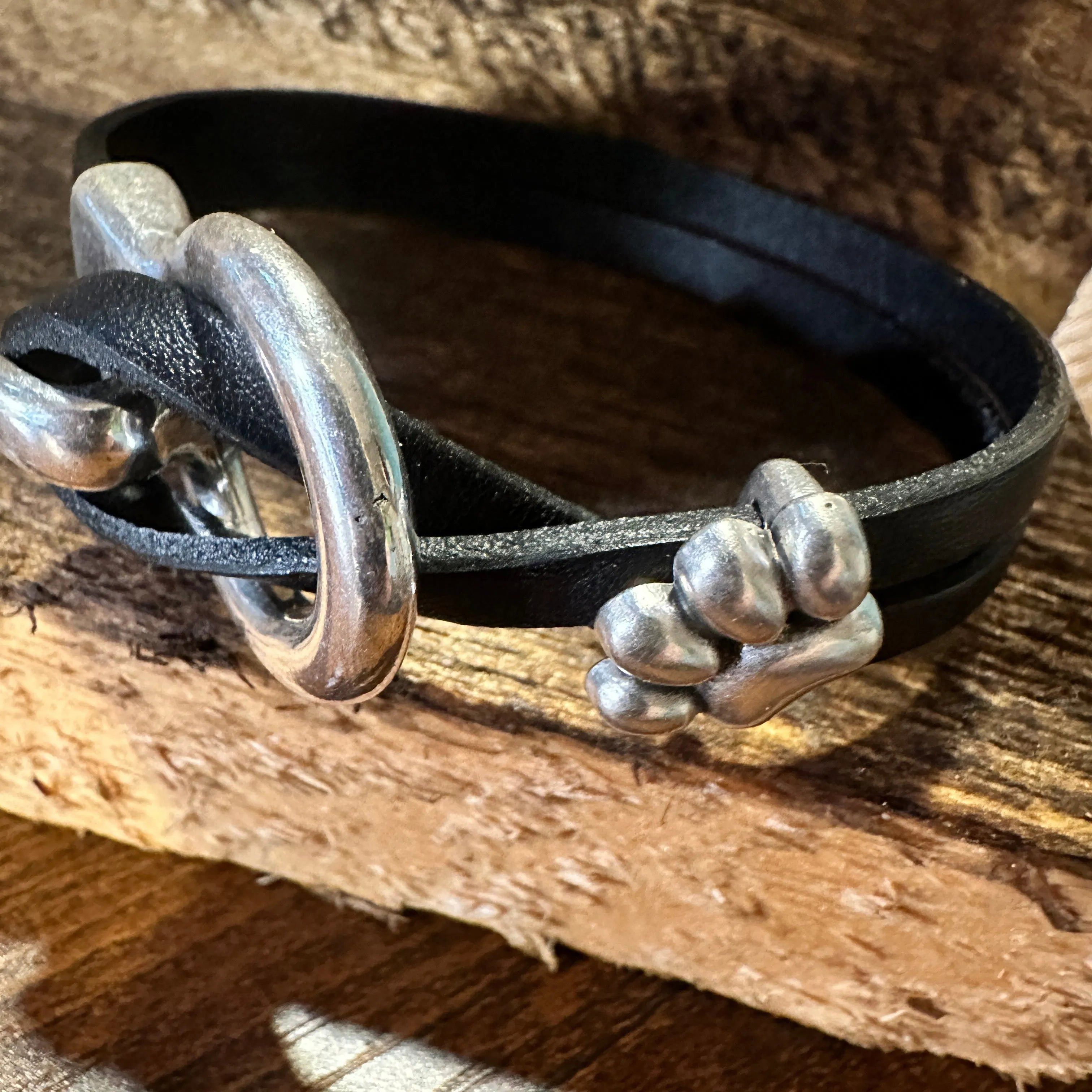 Other Boho Hippie Black Leather Pet Paw Circle Buckle Cuff Bracele Size ONE SIZE - 9 Thumbnail