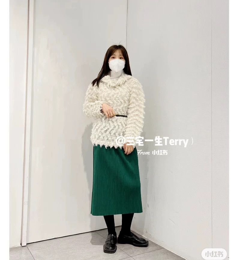 Issey Miyake Issey Miyake size:one size Green pleated skirt Size 26" / US 2 / IT 38 - 3 Thumbnail