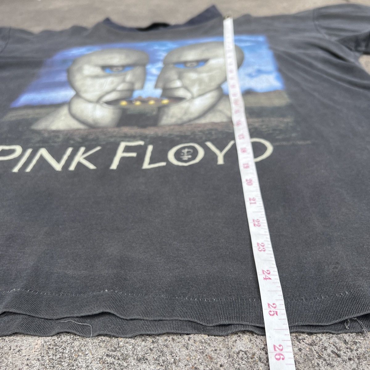 Vintage 90s 1994 Pink Floyd Tour Tee Thrashed Distressed Sun Faded Size US XL / EU 56 / 4 - 16 Thumbnail
