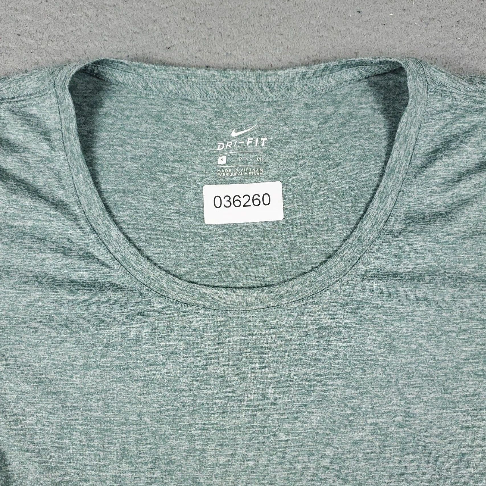 Nike Nike T Shirt Womens Size Small Green Swoosh Casual Short Sleeve Ladies Size S / US 4 / IT 40 - 2 Thumbnail