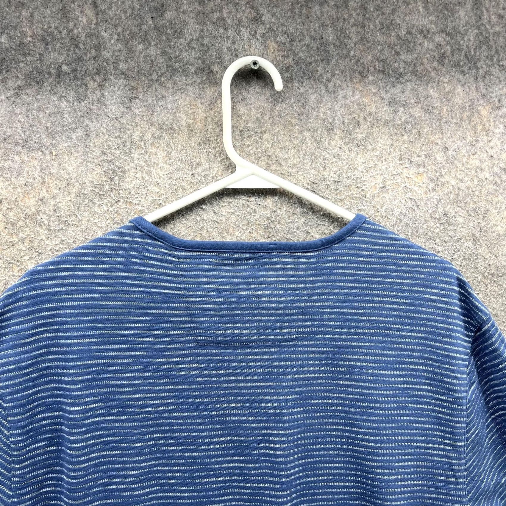 John Varvatos John Varvatos Shirt Mens Large Blue Stripe Crewneck Soft Knit Casual Tee Size US L / EU 52-54 / 3 - 6 Thumbnail