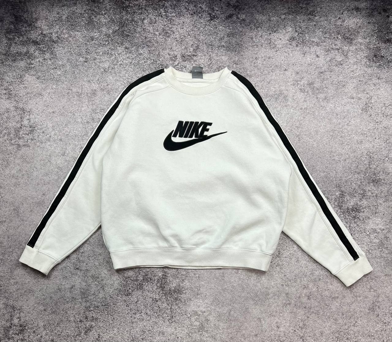 Nike 90s Nike Vintage Oversized Big Logo Sweatshirt Size US M / EU 48-50 / 2 - 1 Thumbnail