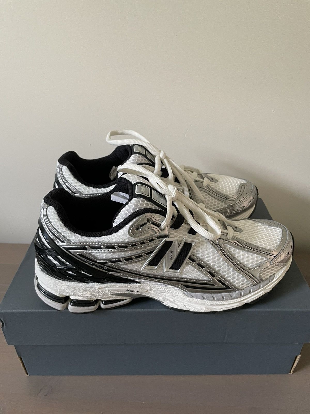 New Balance New Balance Classics NB1906 M1906RER Size US 9.5 / EU 42-43 - 6 Thumbnail