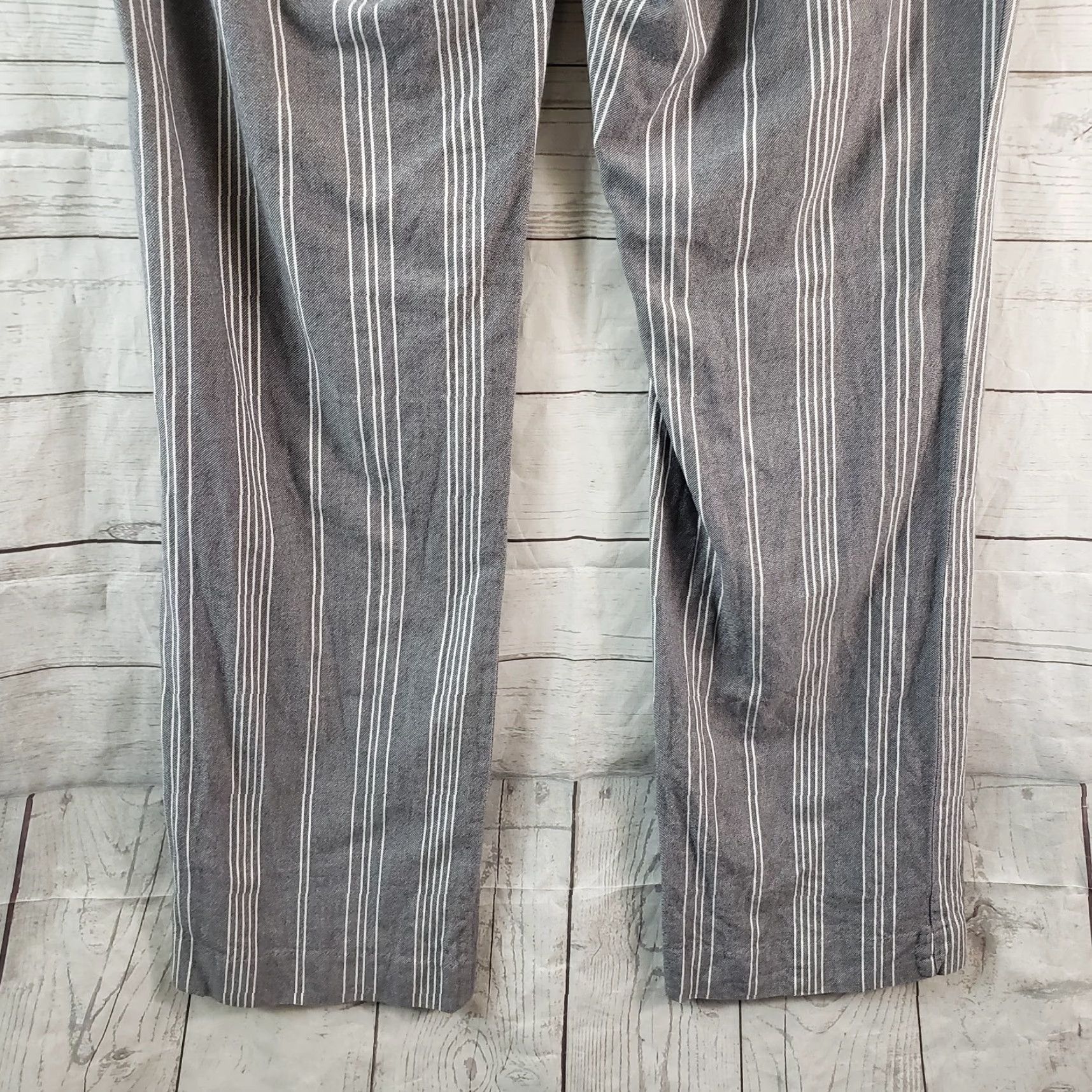 Banana Republic Banana Republic Women's Trouser Pants Sz 8 Long Gray Stripe Cotton Mid Rise Pants Women Size 30" / US 8 / IT 44 - 5 Thumbnail