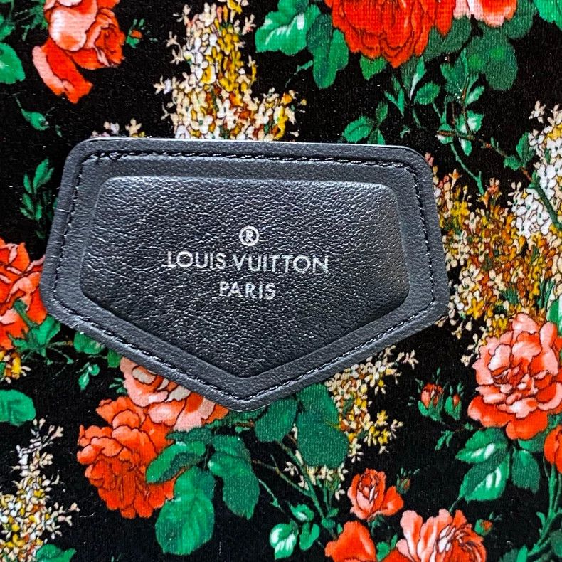 Louis Vuitton Louis Vuitton Letter logo flower full print long sleeve Size S / US 4 / IT 40 - 5 Thumbnail