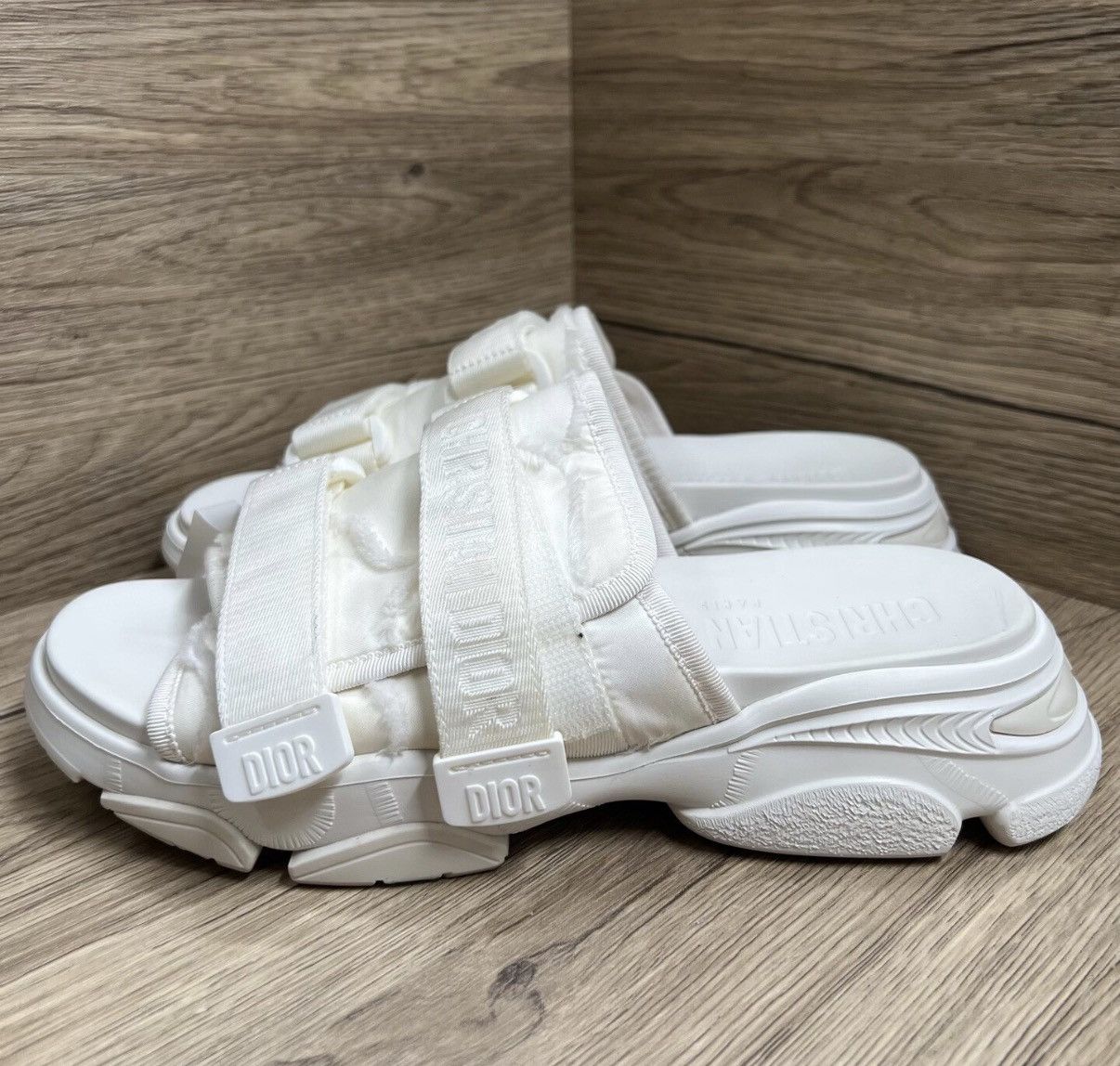 Dior Dior D-Wander White Velcro Slippers J41 Size US 7 / EU 40 - 1 Thumbnail