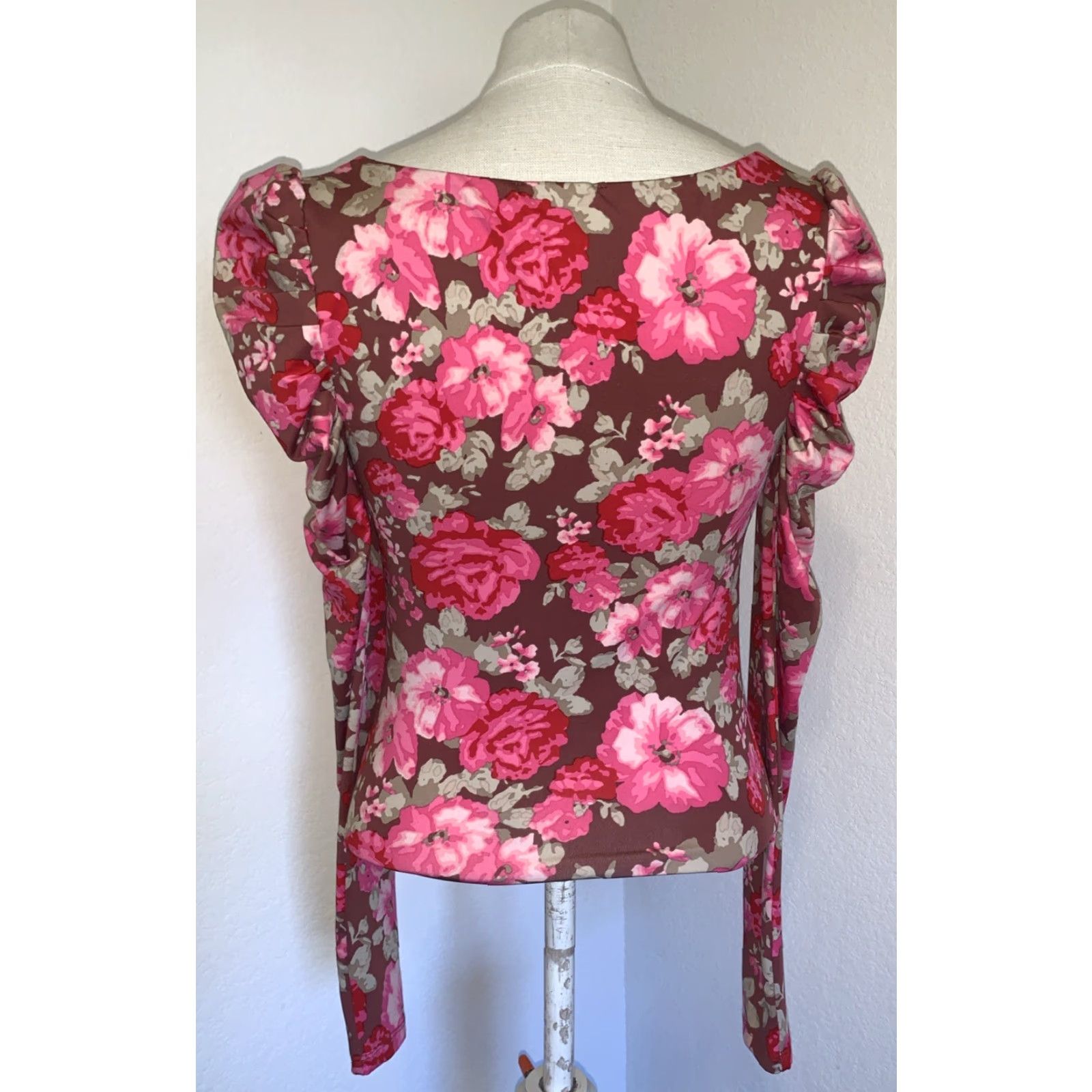 Forever 21 FOREVER 21 Shirt Womens Small S Pink Floral Knit L/S V-Neck Puff Sleeve Pullover Blouse NWT Mixed Rose Stretch Size S / US 4 / IT 40 - 2 Thumbnail