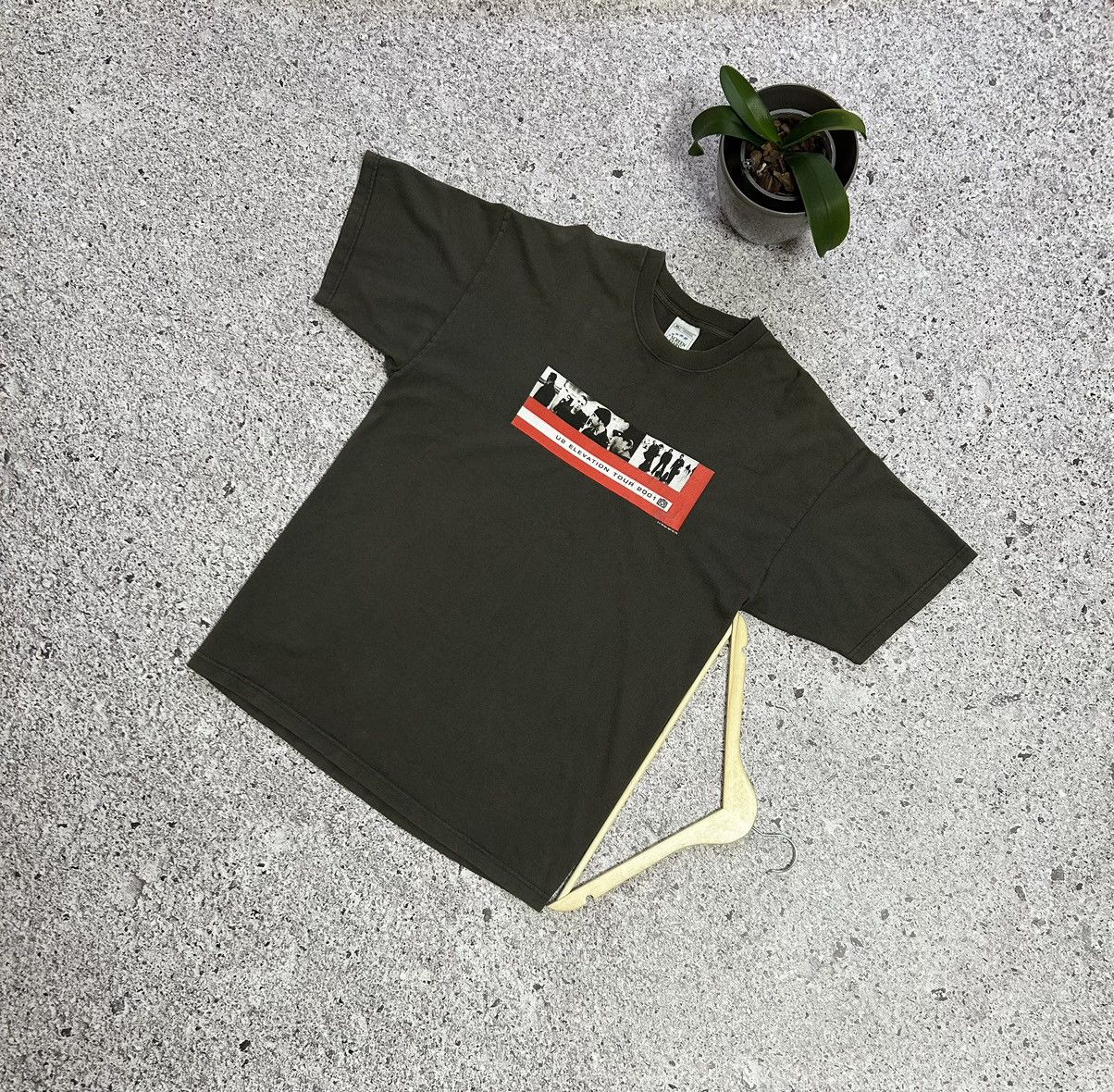 Band Tees × Vintage Vintage U2 Elevation Tour 2001 Rock Band T-Shirt Size US XL / EU 56 / 4 - 1 Thumbnail