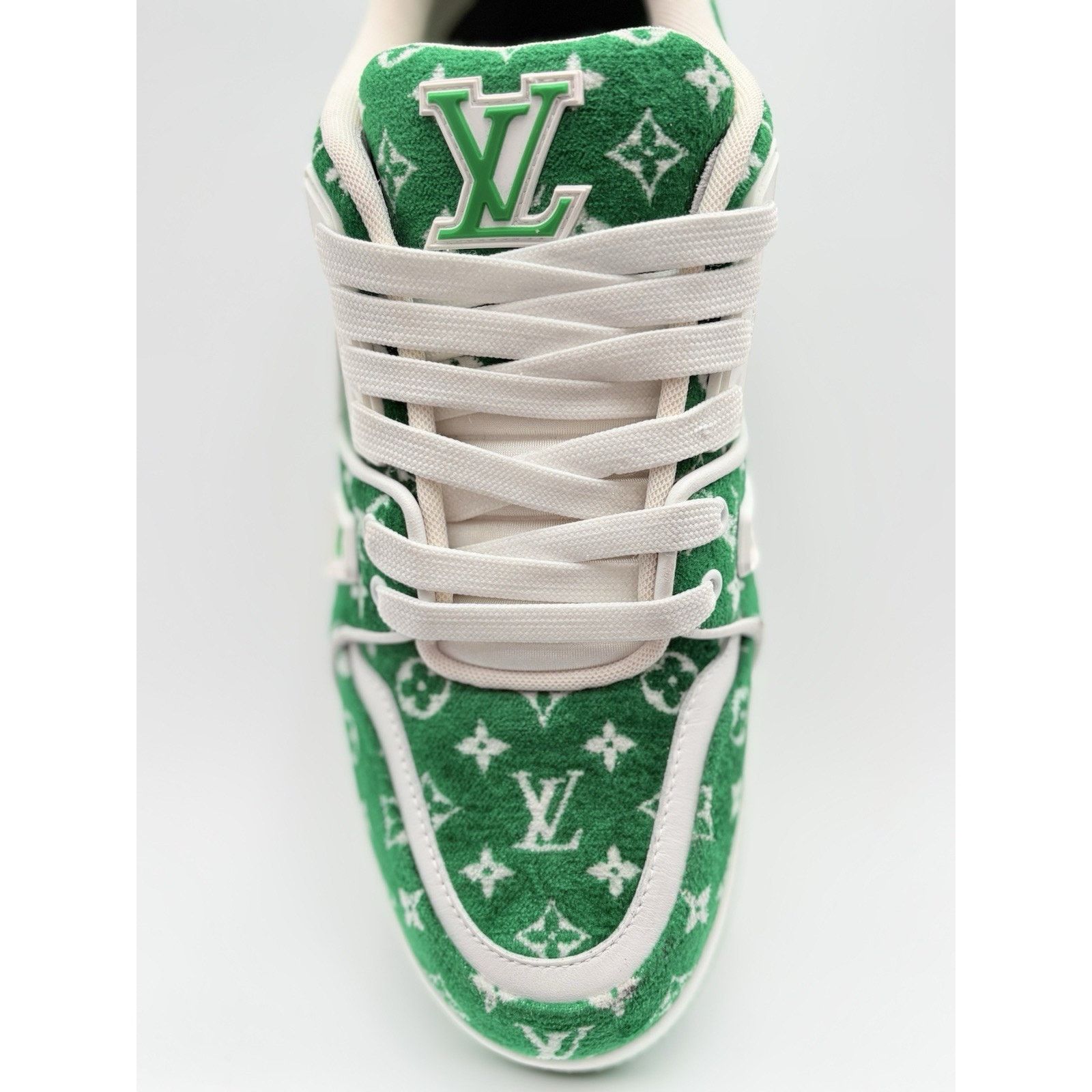 Louis Vuitton Louis Vuitton Trainer ' Green White Monogram ' | GREAT! Size US 10 / EU 43 - 5 Thumbnail