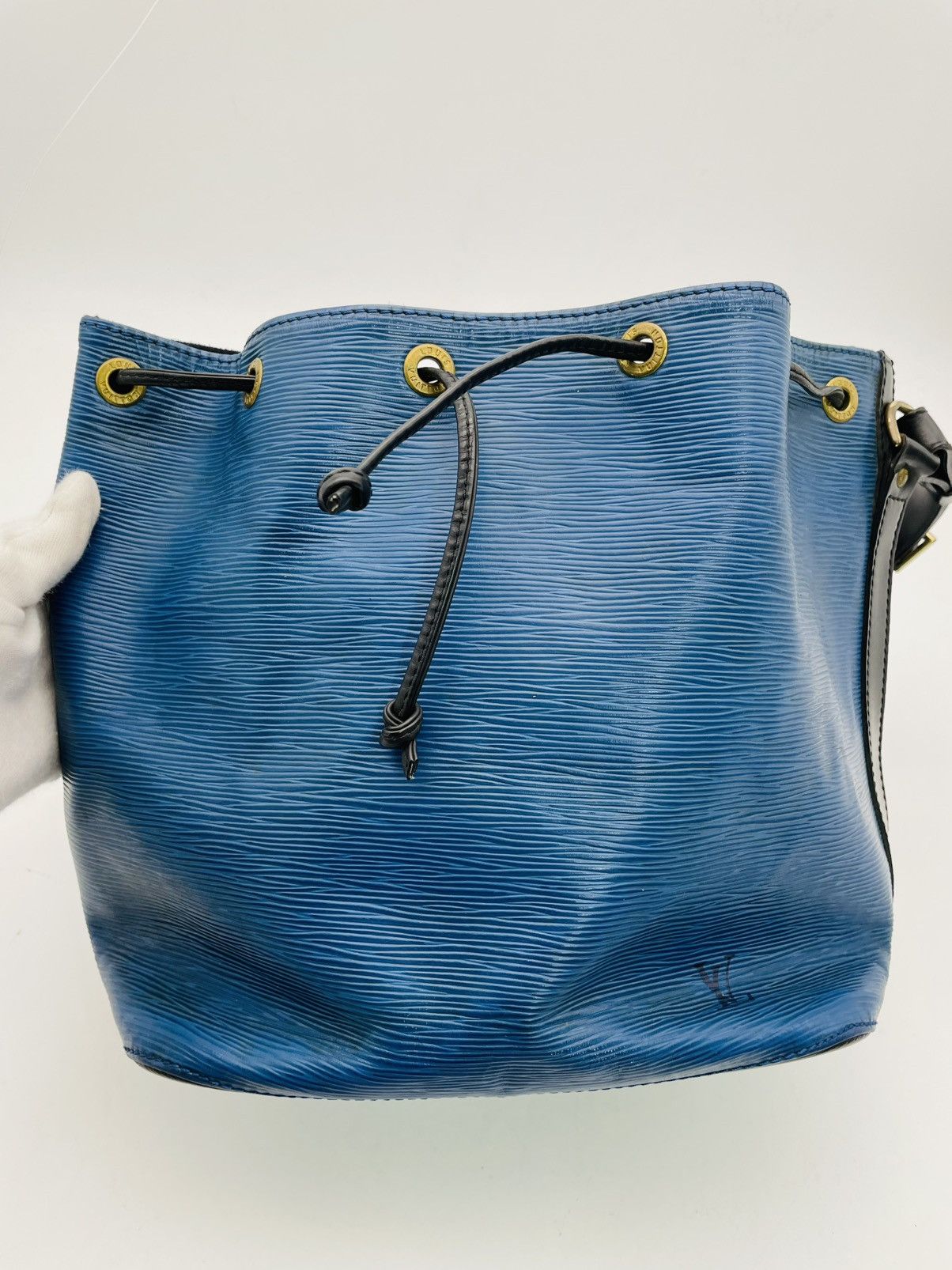 Louis Vuitton Louis Vuitton Epi Noe Blue Black Leather Shoulder Bag Size ONE SIZE - 2 Thumbnail