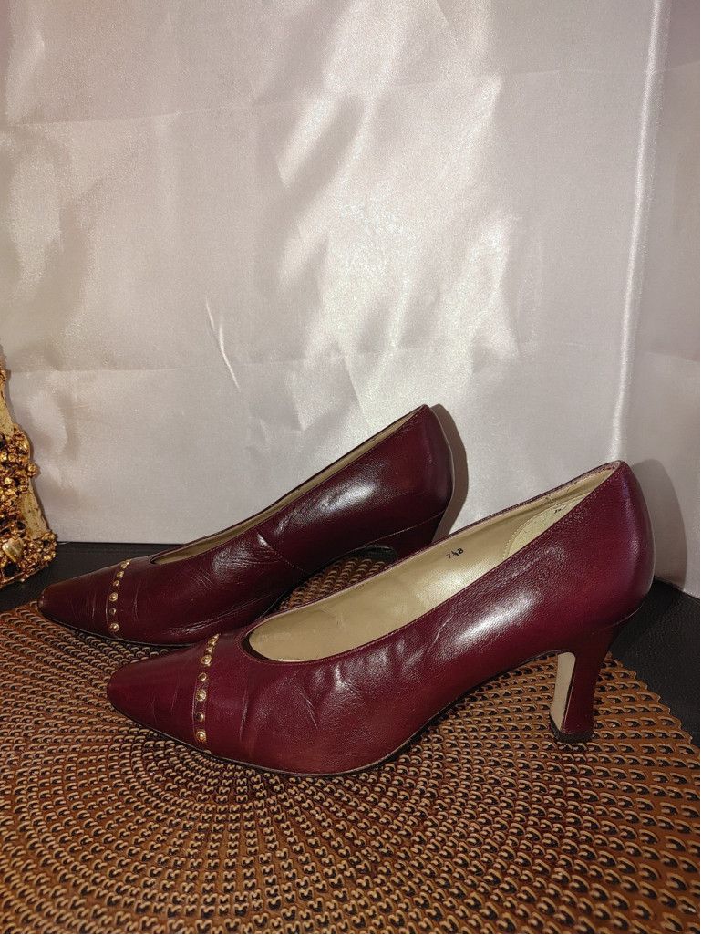 Other Investments Leather Heels Size 37.5 Size US 7 / IT 37 - 1 Thumbnail