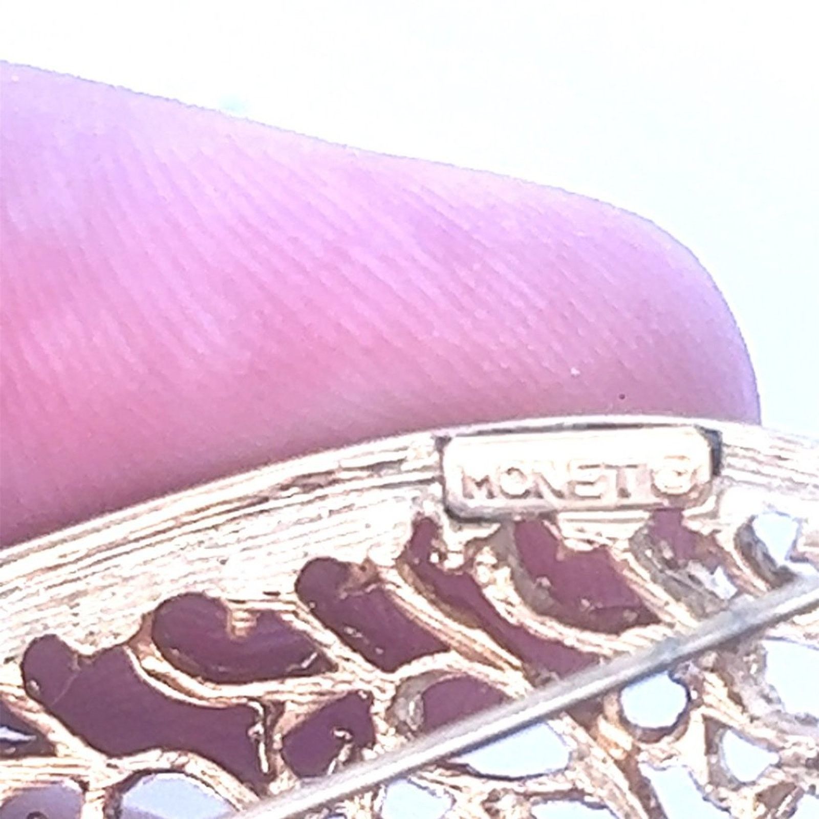 Monet Vintage - Monet - Filigree Gold Tone Leaf Brooch Pin Size ONE SIZE - 4 Thumbnail