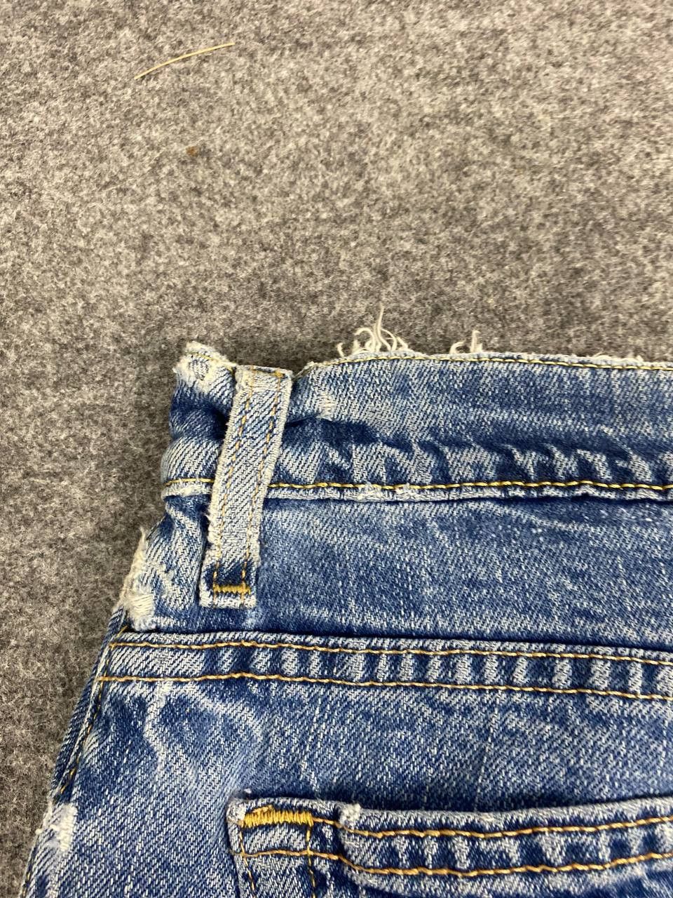 Levi's vintage levis 550 relaxed tapered distressed denim Size US 33 - 5 Thumbnail