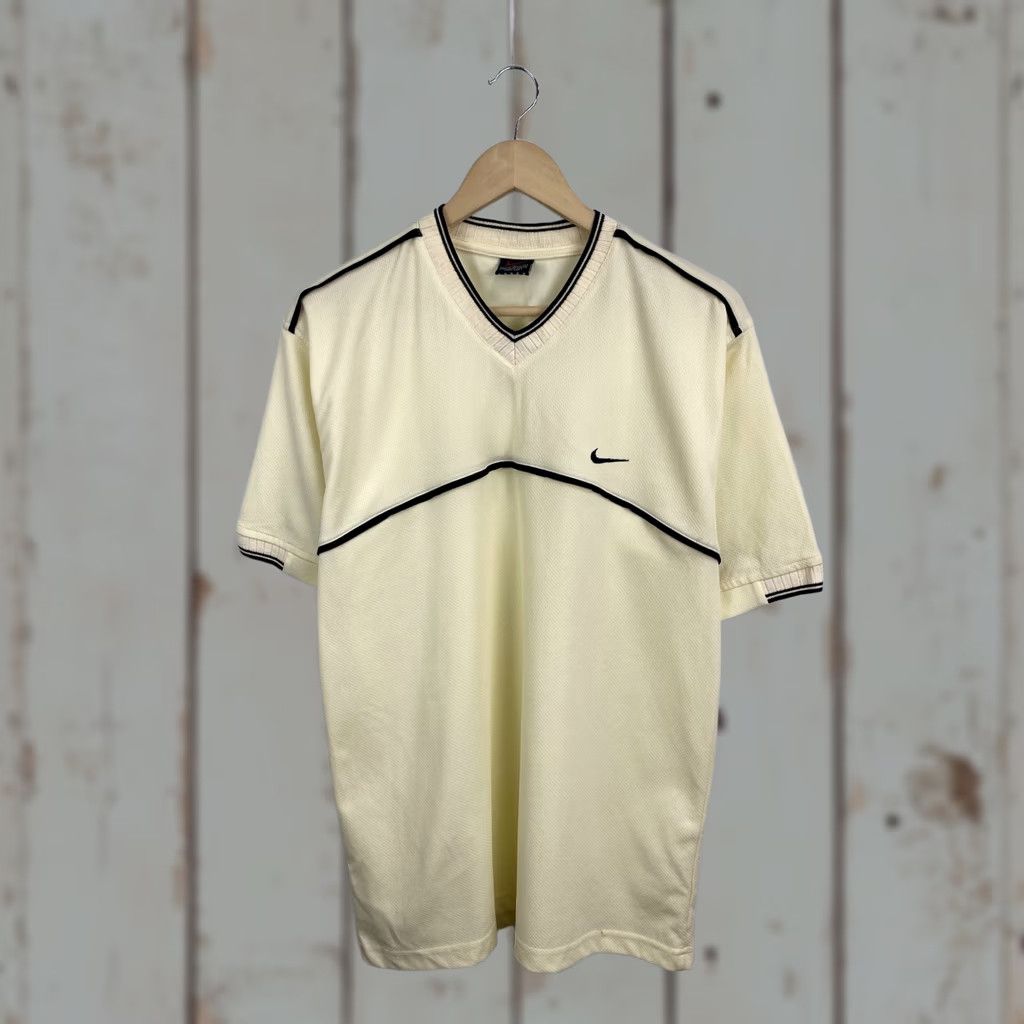 Nike VINTAGE Nike 90s T-Shirt Men L Beige Shirts Mens Size US L / EU 52-54 / 3 - 1 Thumbnail