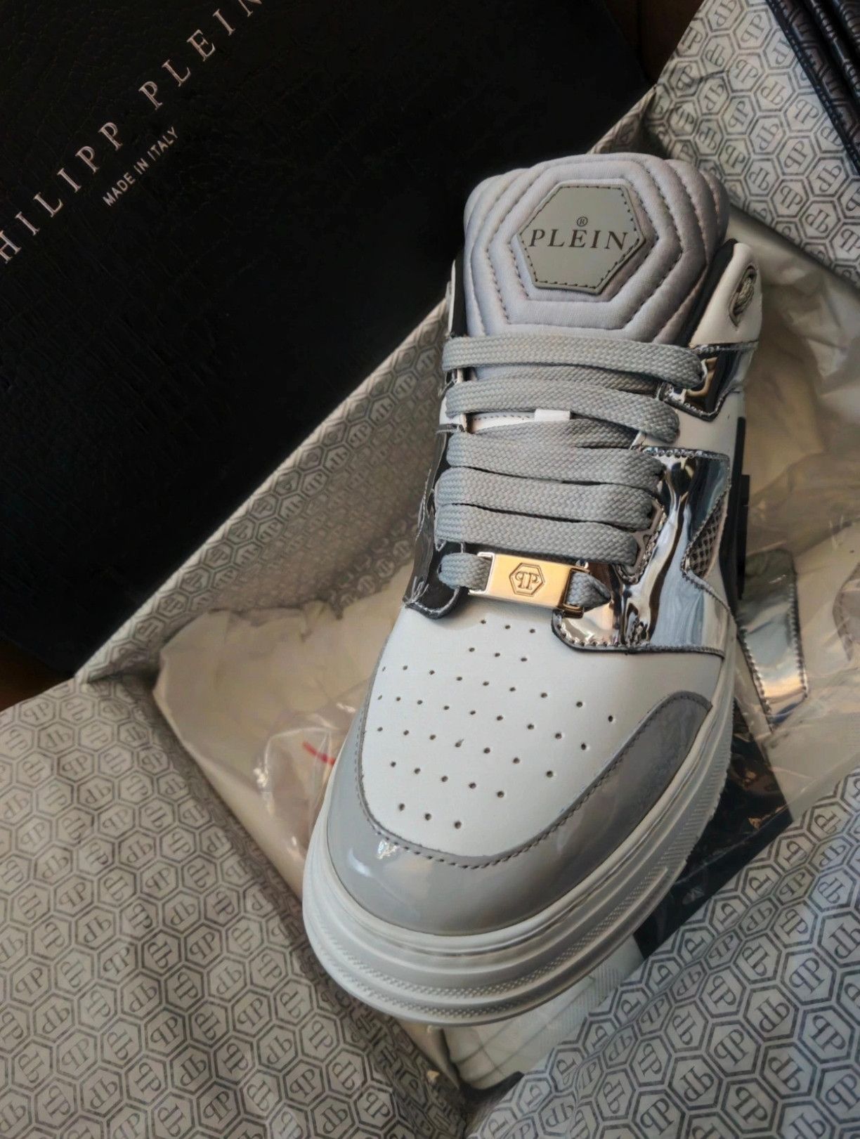 Philipp Plein Brand new Philipp Plein low-top sneakers, never worn. Size US 12 / EU 45 - 6 Thumbnail
