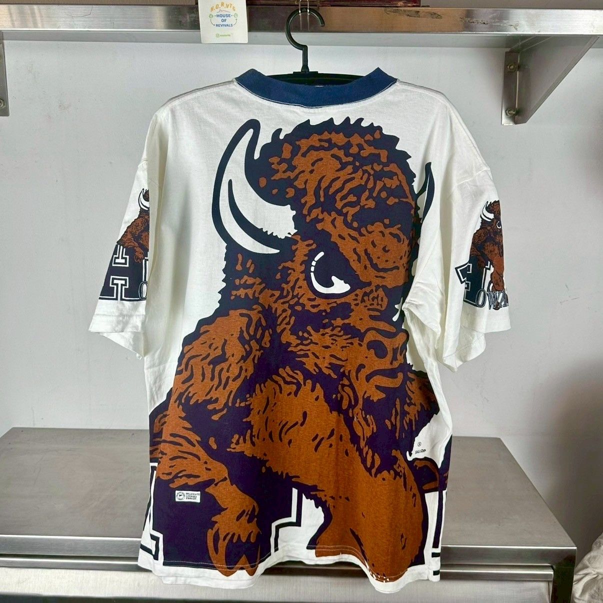 NCAA × Vintage Vintage 90s Howard University Bison Mascot NCAA AOP T-shirt Size US XL / EU 56 / 4 - 2 Thumbnail