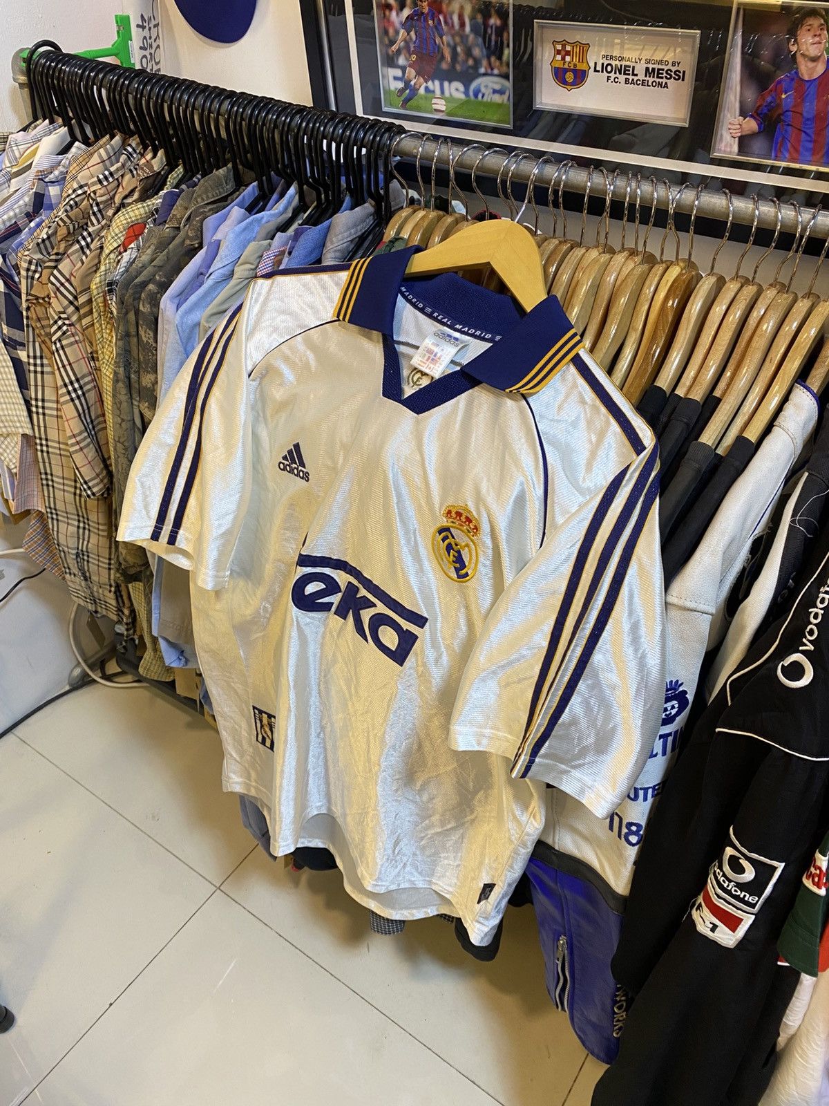 Adidas Vintage 90s Real Madrid CF Home Kit Size US M / EU 48-50 / 2 - 1 Thumbnail