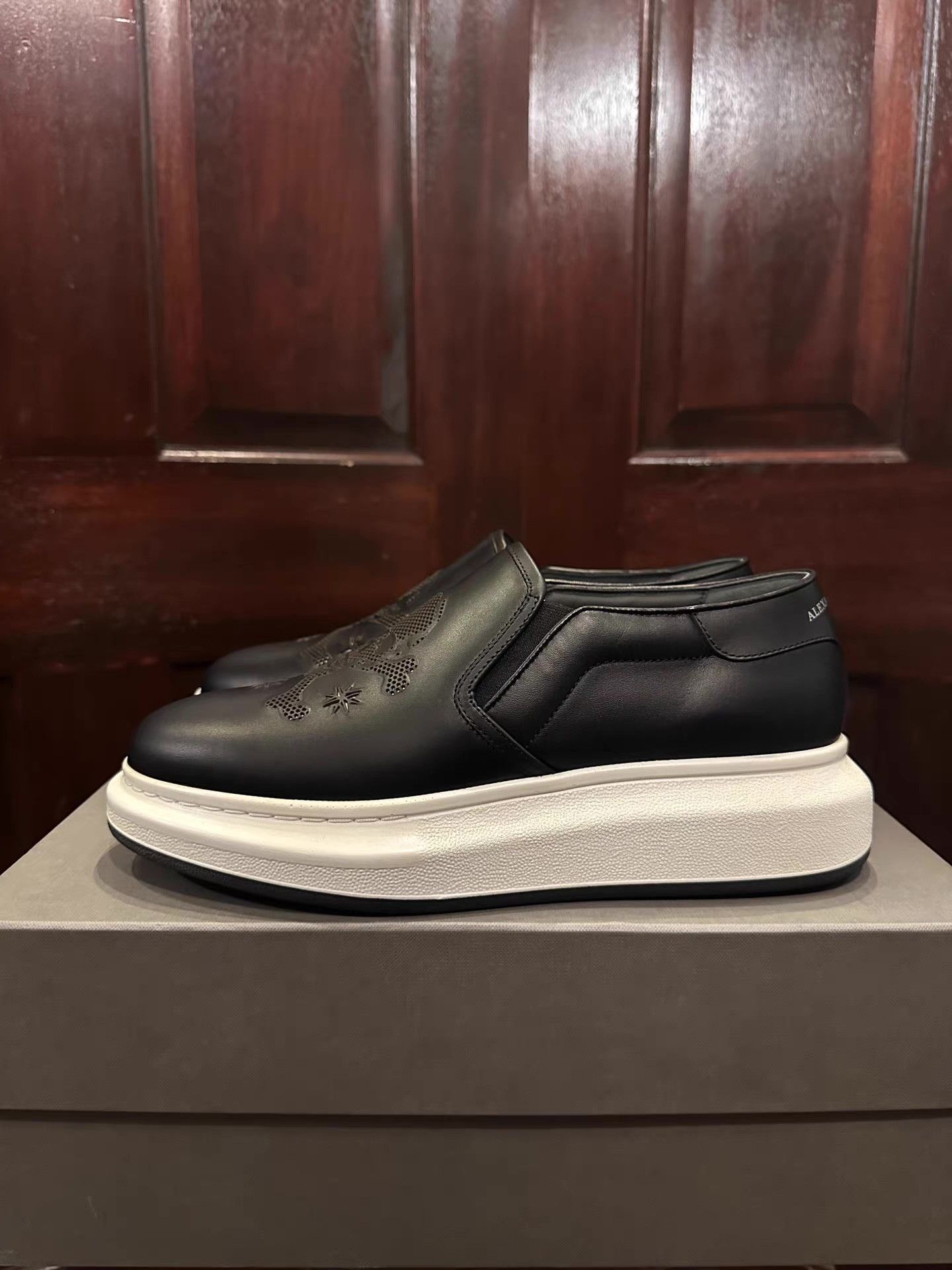 Alexander McQueen Alexander McQueen men’s black slip‑on sneakers with Ｑ25 Size US 8.5 / EU 41-42 - 7 Thumbnail