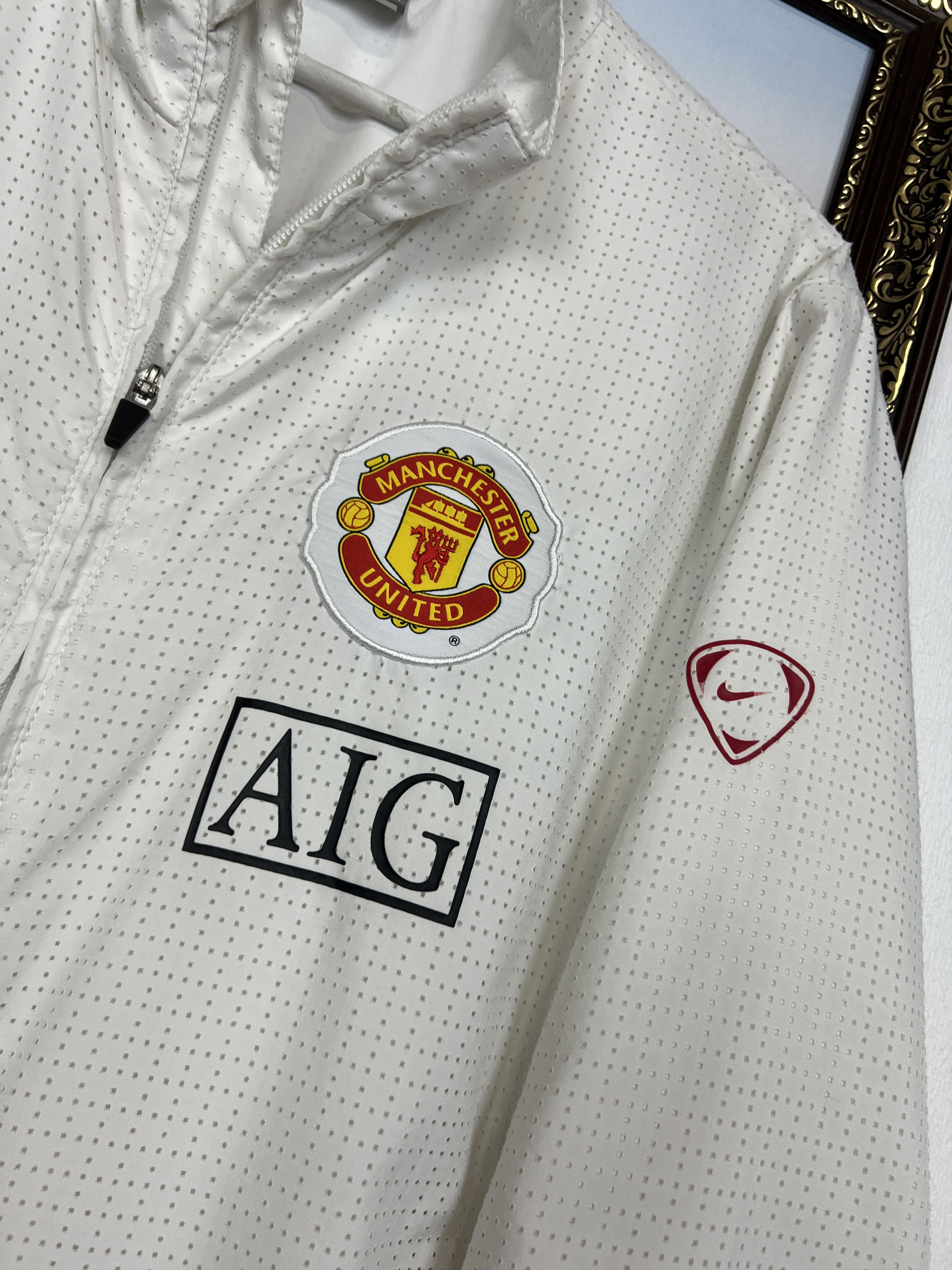 Nike Vintage Nike AIG Manchester United Football Jacket Size US L / EU 52-54 / 3 - 3 Thumbnail