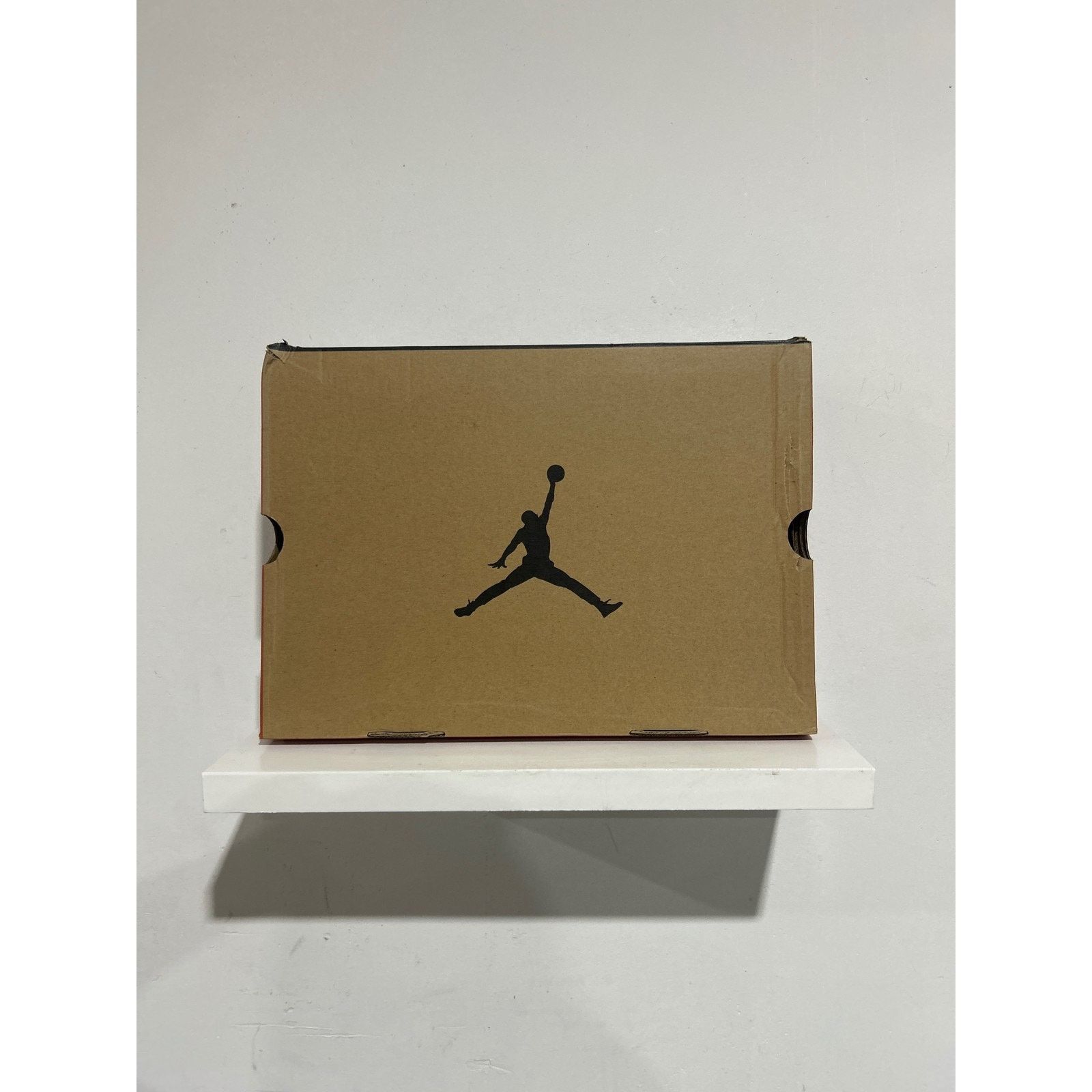 Nike NIKE JORDAN 12 BLACK UNIVERSITY GOLD SIZE 8.5 NEW Size US 8.5 / EU 41-42 - 6 Thumbnail