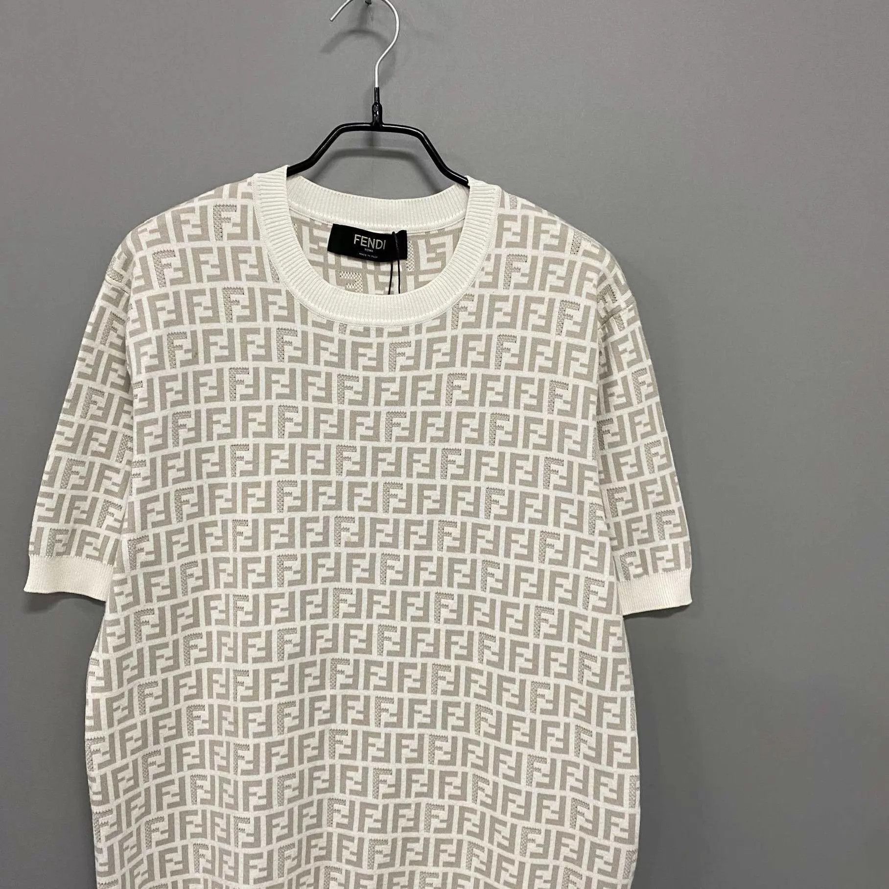 Fendi FENDI Men's White All Over Logo Short Sleeve T-Shirt 48 Size US M / EU 48-50 / 2 - 2 Thumbnail