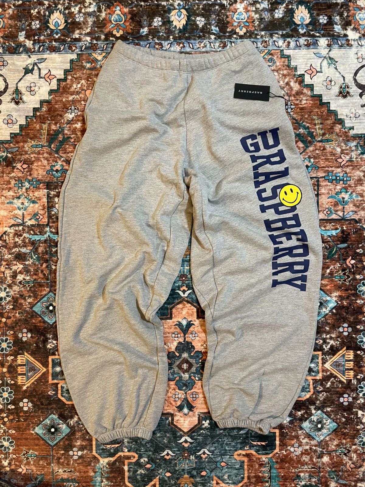 The GV Gallery GV x GU Jim Class Sweats Size US 30 / EU 46 - 3 Thumbnail