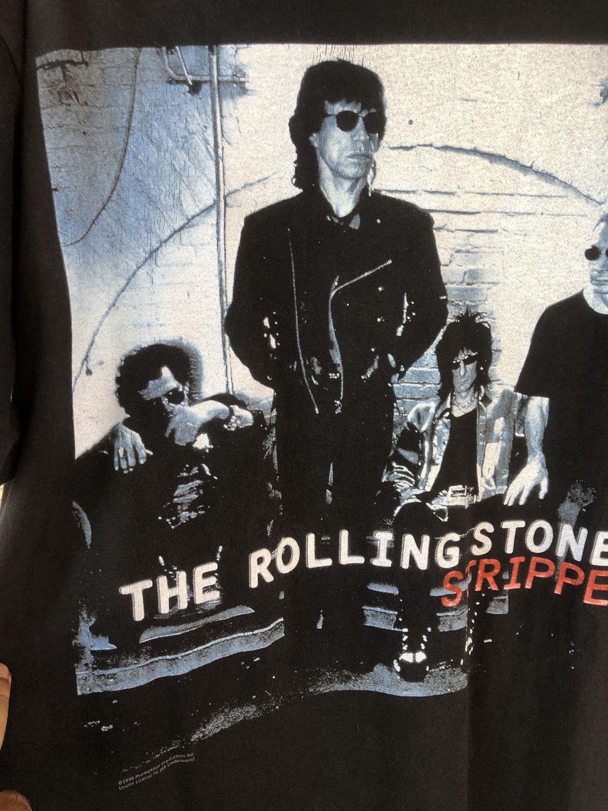 Band Tees × The Rolling Stones × Vintage Vintage 90s The Rolling Stones STRIPPED Band Tee Size US L / EU 52-54 / 3 - 3 Thumbnail