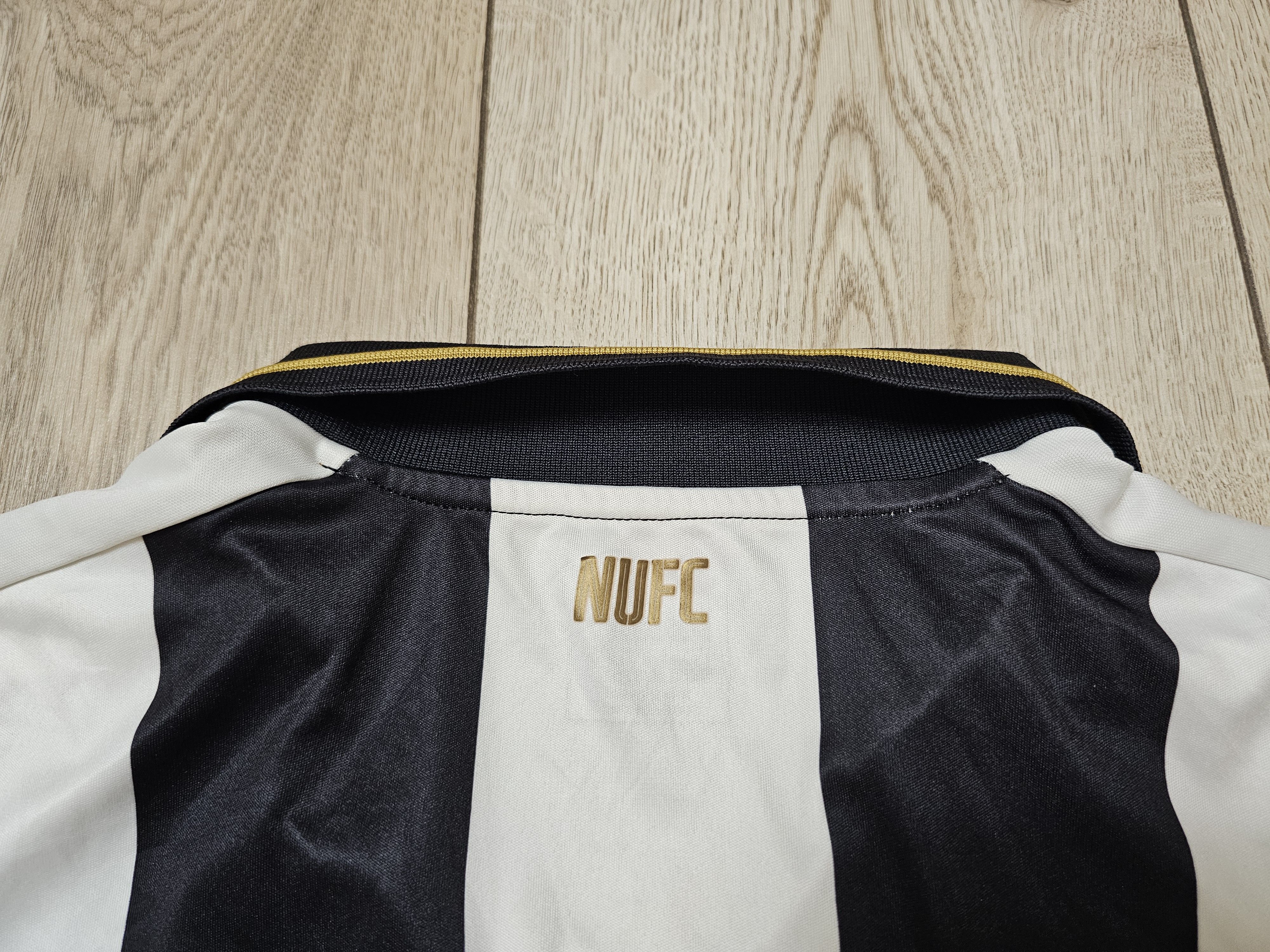 Puma NEWCASTLE UNITED 2016 2017 HOME FOOTBALL SHIRT SOCCER JERSEY Size US XL / EU 56 / 4 - 5 Thumbnail