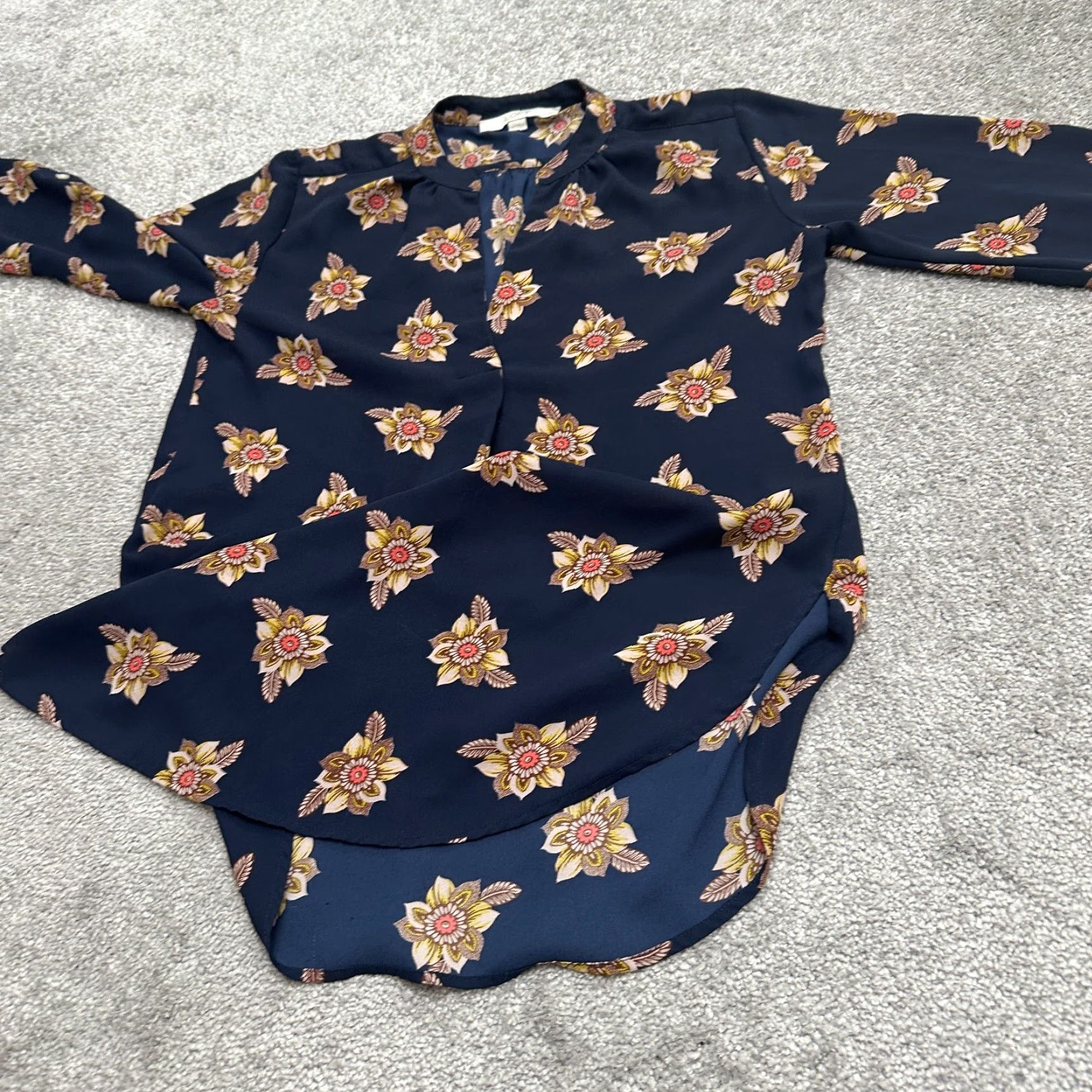 Loft Ann Taylor Loft Petites Tunic Blouse Womens XSP Blue Floral V-Neck Long Sleeve Size XS / US 0-2 / IT 36-38 - 3 Thumbnail