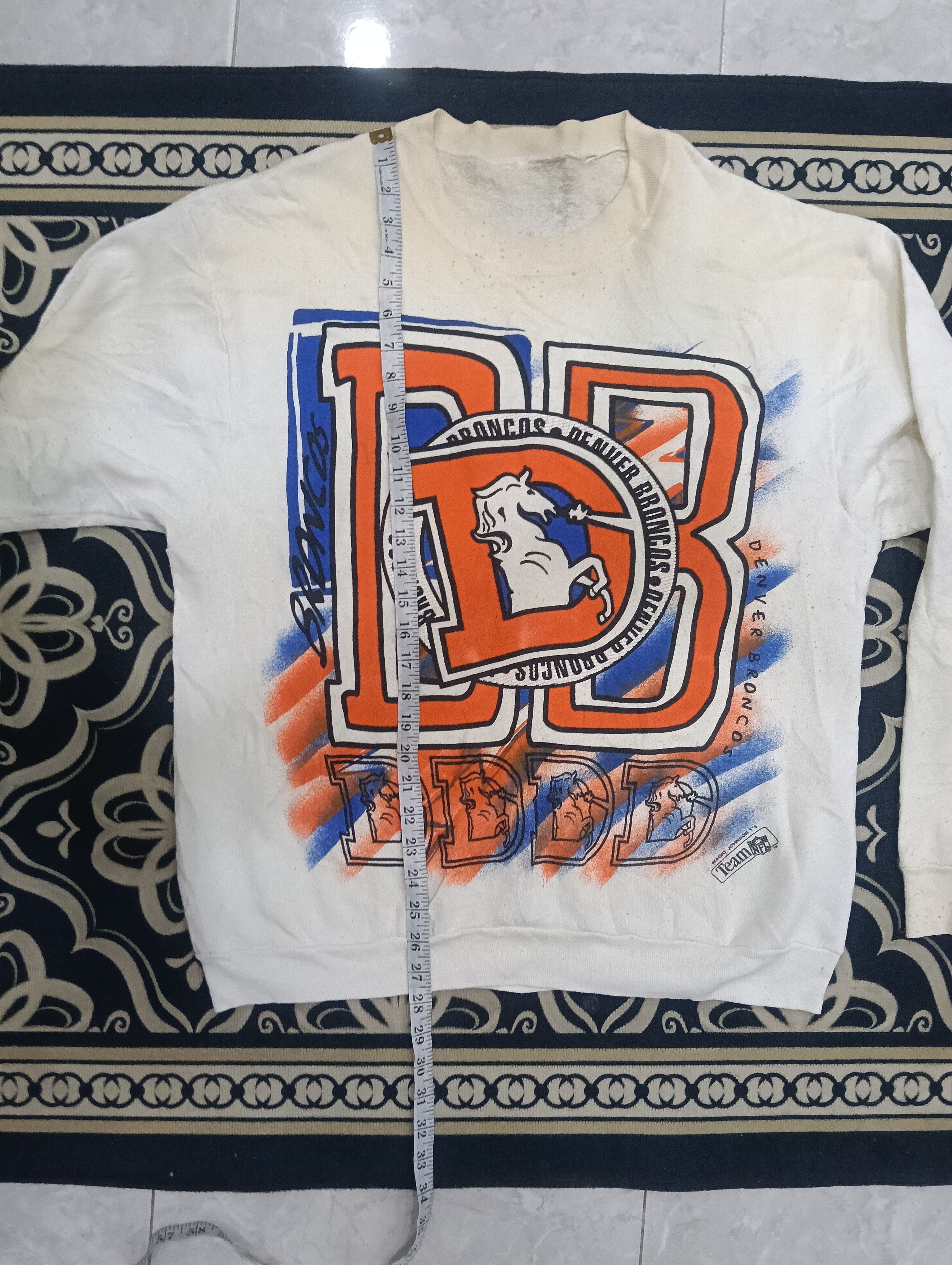 NFL Rare Denver Broncos Magic Johnson Graffiti Size US XL / EU 56 / 4 - 14 Thumbnail