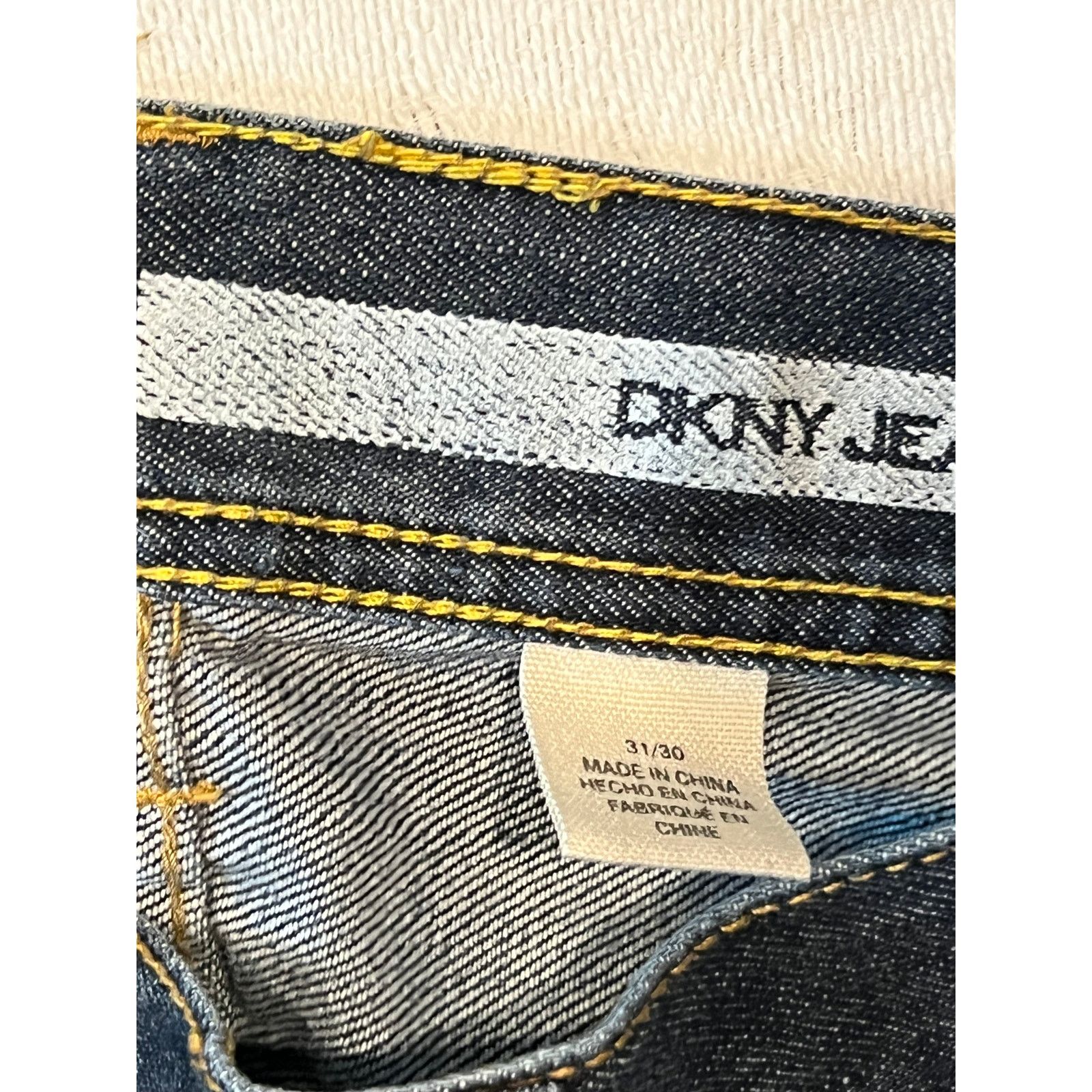 DKNY DKNY Soho Relaxed Fit Jeans Mens 31x30 Size US 31 - 4 Thumbnail
