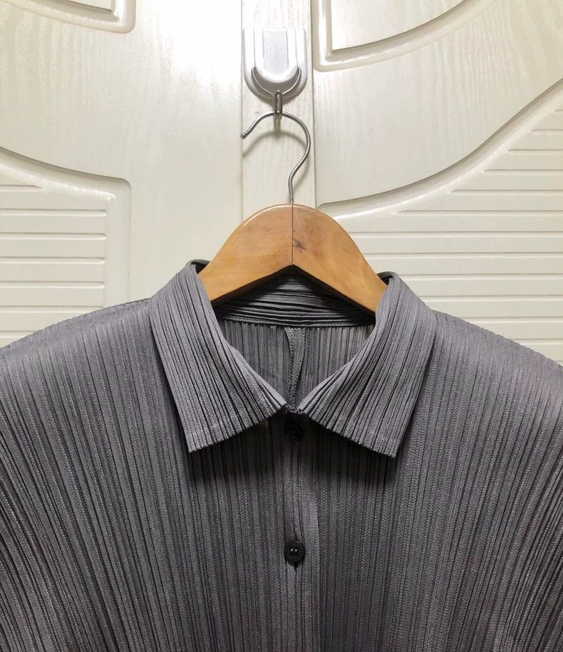 issey miyake size:4 Grey shirt
