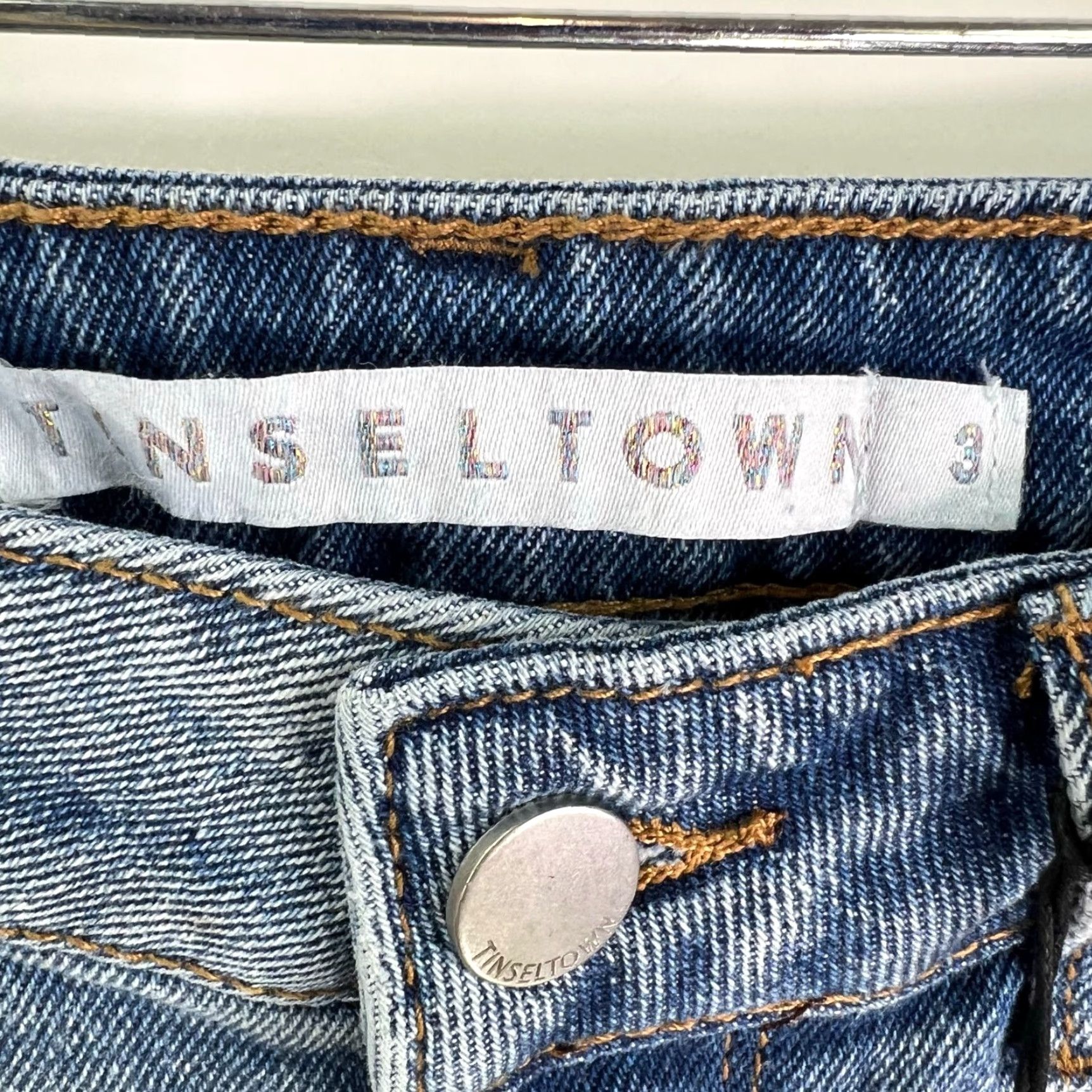 Vintage Tinseltown Distressed Mom Jeans Womens Size 3/26 Blue Medium Wash High Rise Size 26" / US 2 / IT 38 - 6 Thumbnail