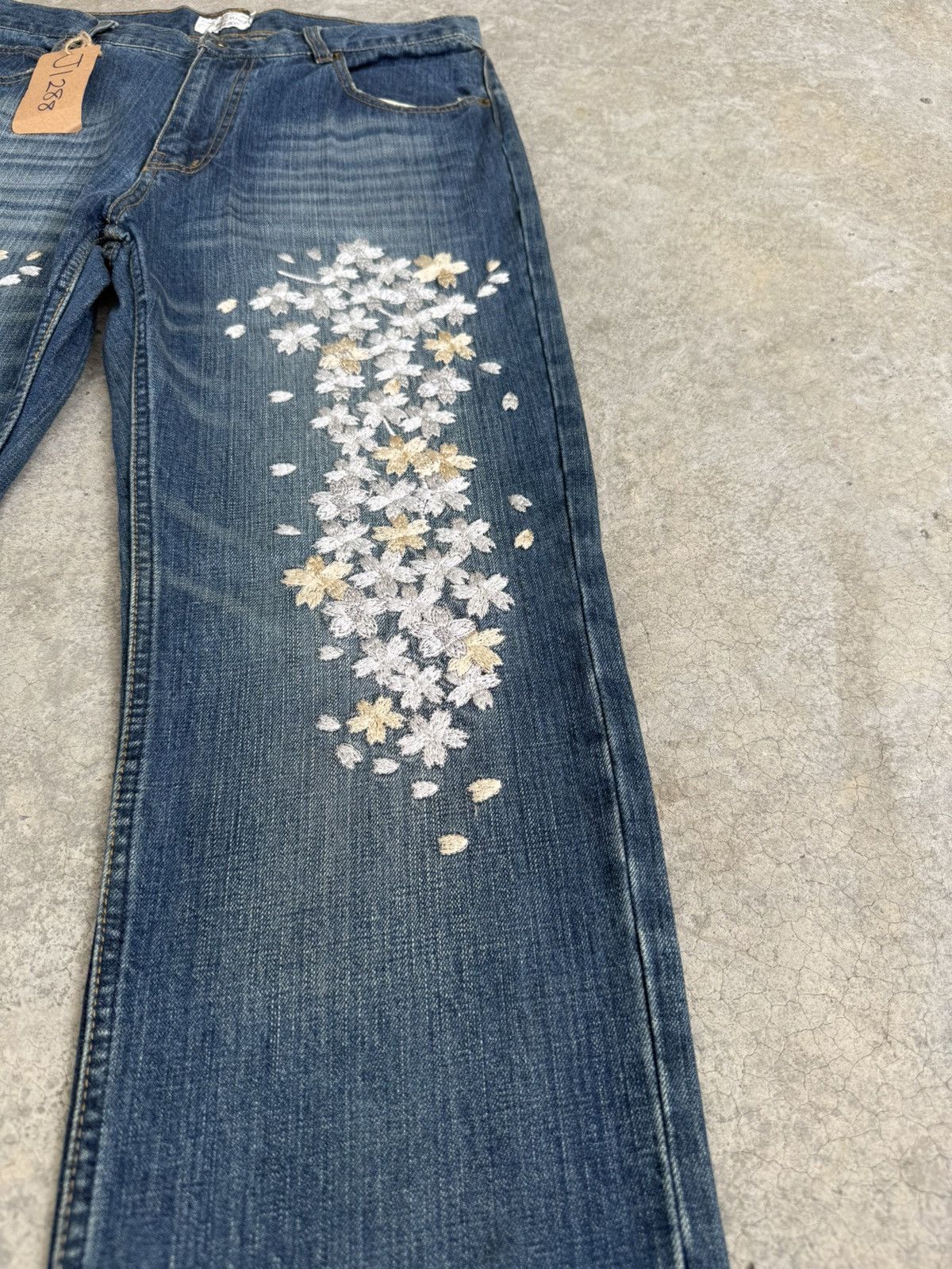 Karakuri Tamashii Japanese Karakuri Tamashi Embroidered Flower Distressed Size US 33 - 15 Thumbnail
