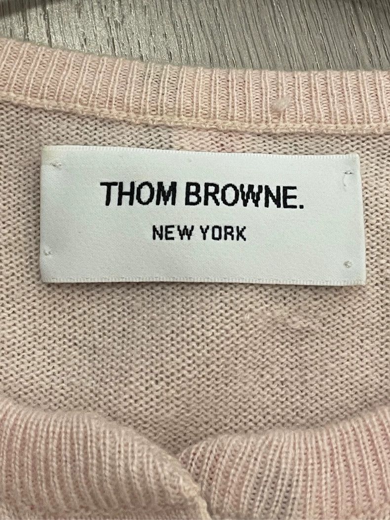 Thom Browne Thom Browne Light pink four-striped pure cashmere cardigan Size M / US 6-8 / IT 42-44 - 5 Thumbnail
