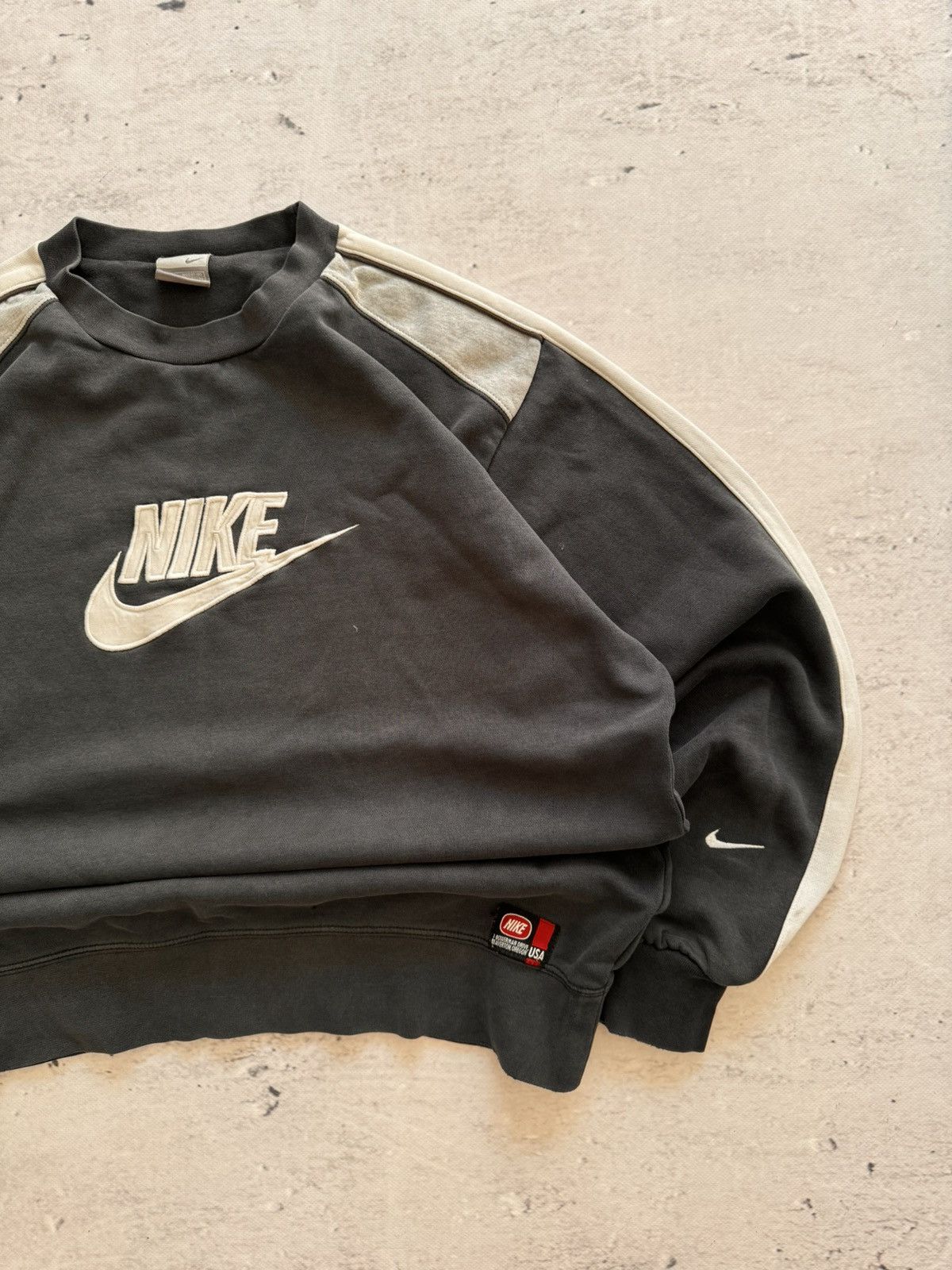 Nike × Vintage NIKE VINTAGE CENTER LOGO OVERSIZE BOXY SWEATSHIRT Size US L / EU 52-54 / 3 - 2 Thumbnail