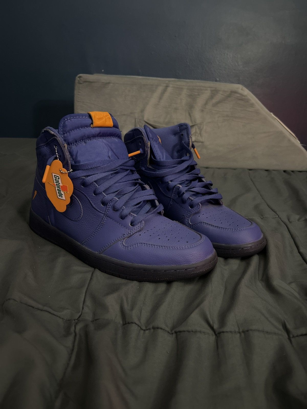 Jordan Brand × Nike Gatorade Rush Violet Air Jordan 1’s Size US 11 / EU 44 - 1 Thumbnail