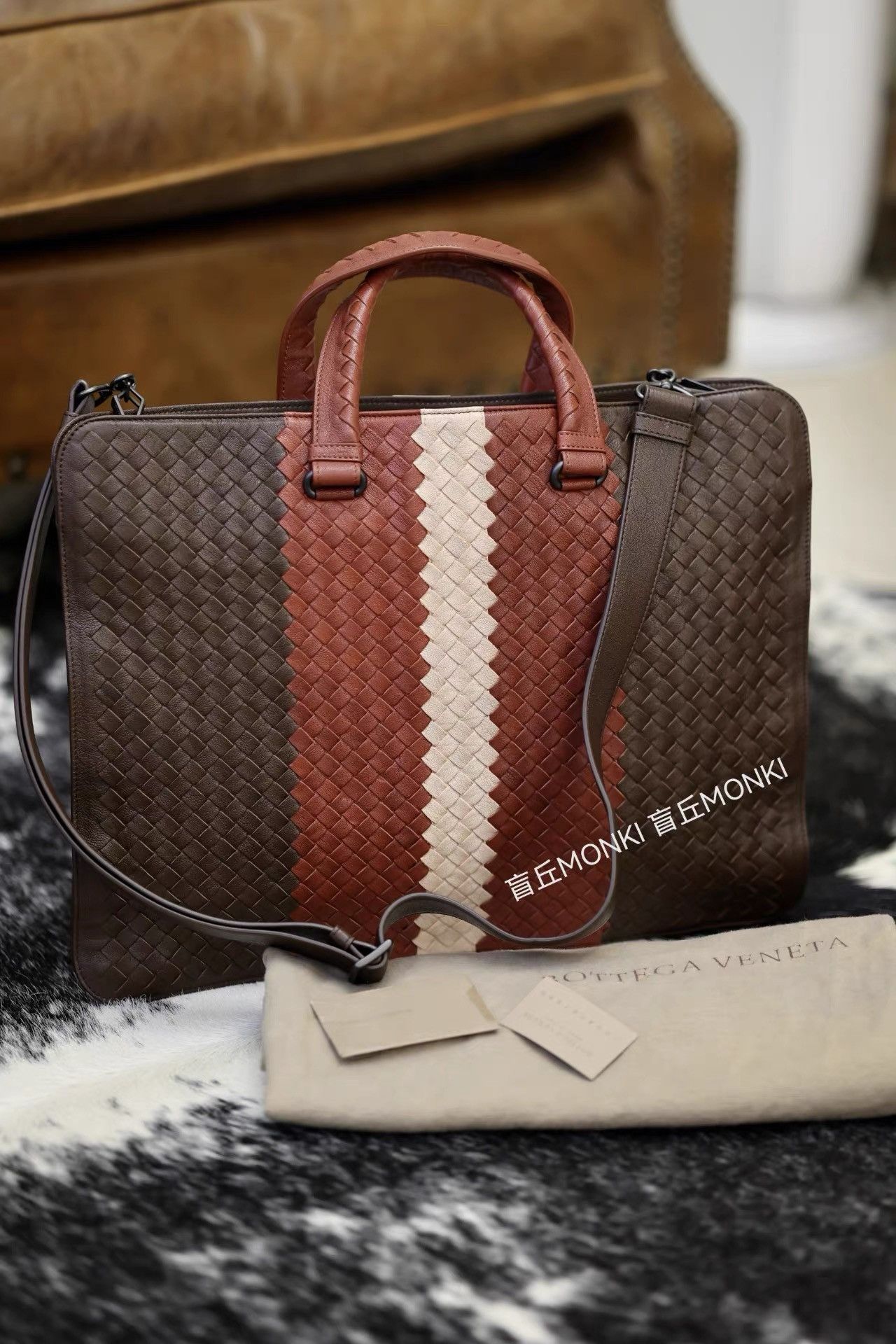 Bottega Veneta Bottega Veneta Intrecciato Calfskin Shoulder Bag K32 Size ONE SIZE - 1 Thumbnail
