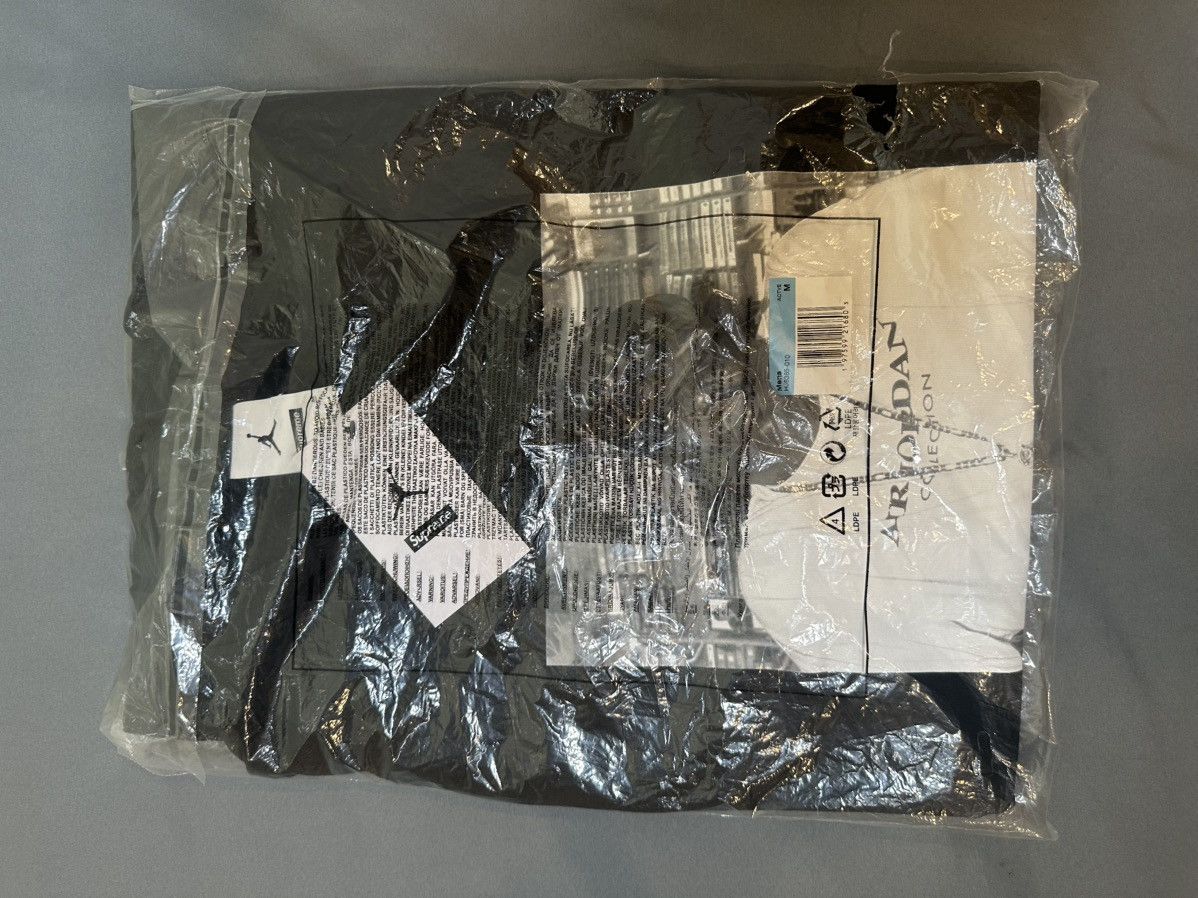Jordan Brand × Supreme Supreme Jordan Biggie S/S Top Size US M / EU 48-50 / 2 - 5 Thumbnail
