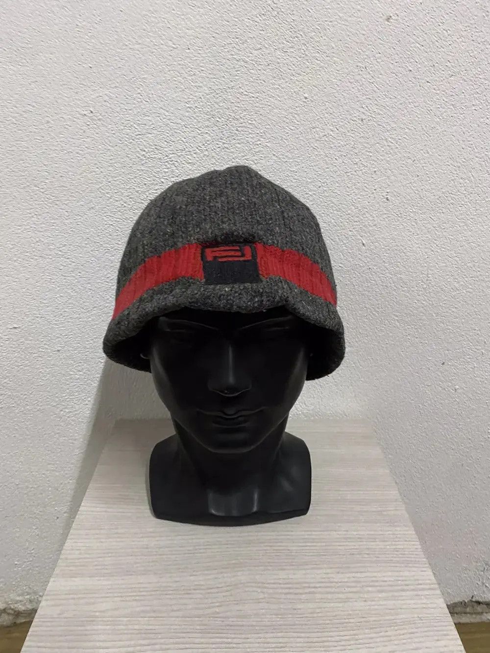 Freshjive × Vintage Freshjive Small Logo Beanie Hat Size ONE SIZE - 2 Thumbnail
